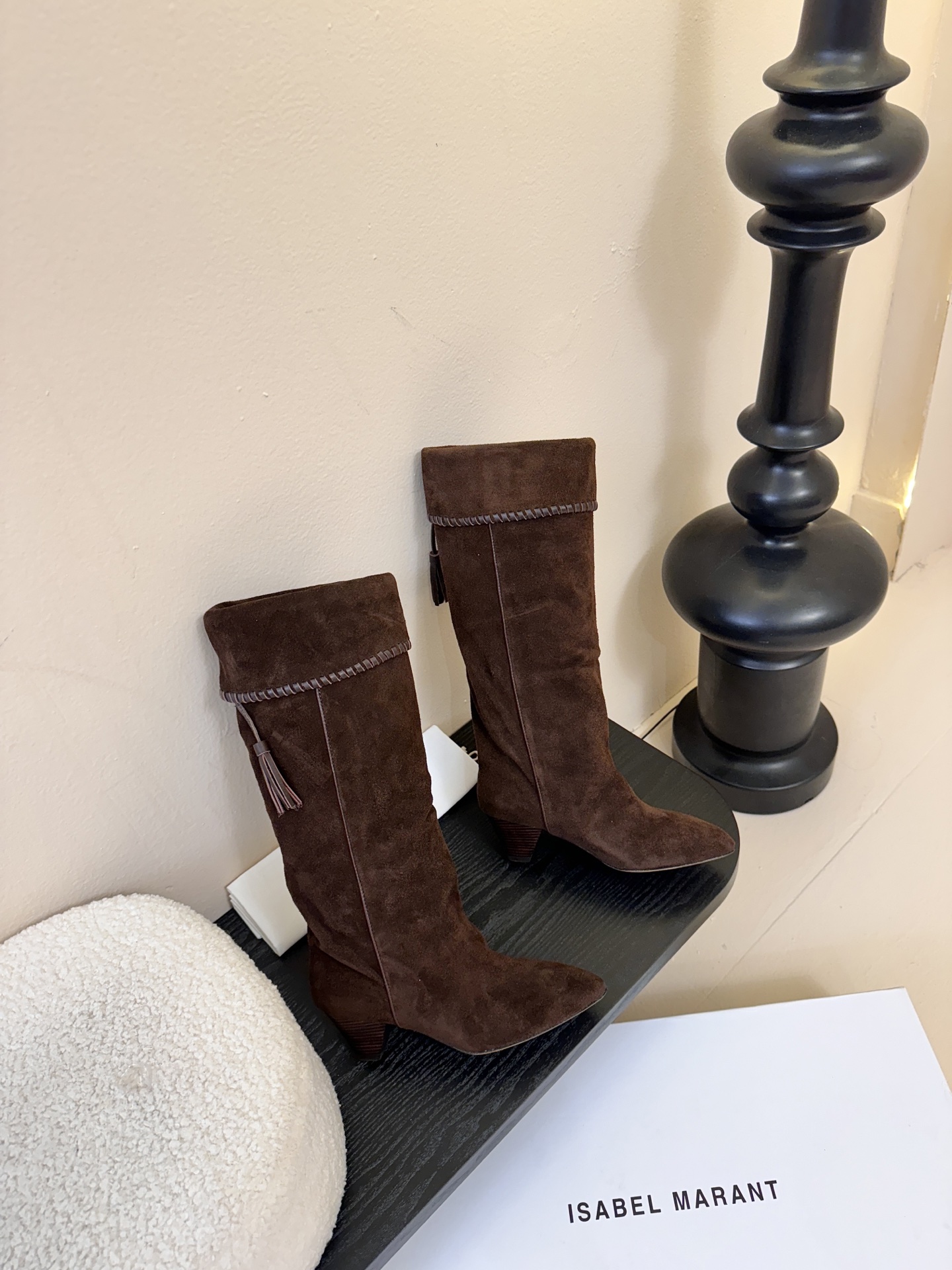 Isabel Maran* 25ss秋冬长靴难得让我眼前一亮的小靴子 一上脚就被它的质感征服了 褶皱设计