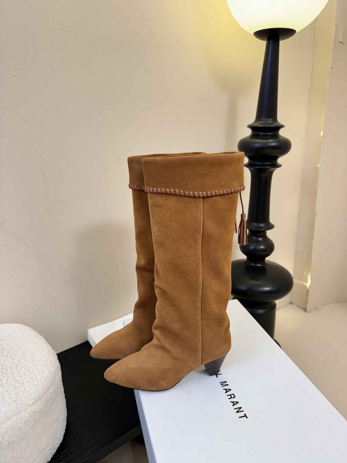 Isabel Maran* 25ss秋冬长靴难得让我眼前一亮的小靴子 一上脚就被它的质感征服了 褶皱设计