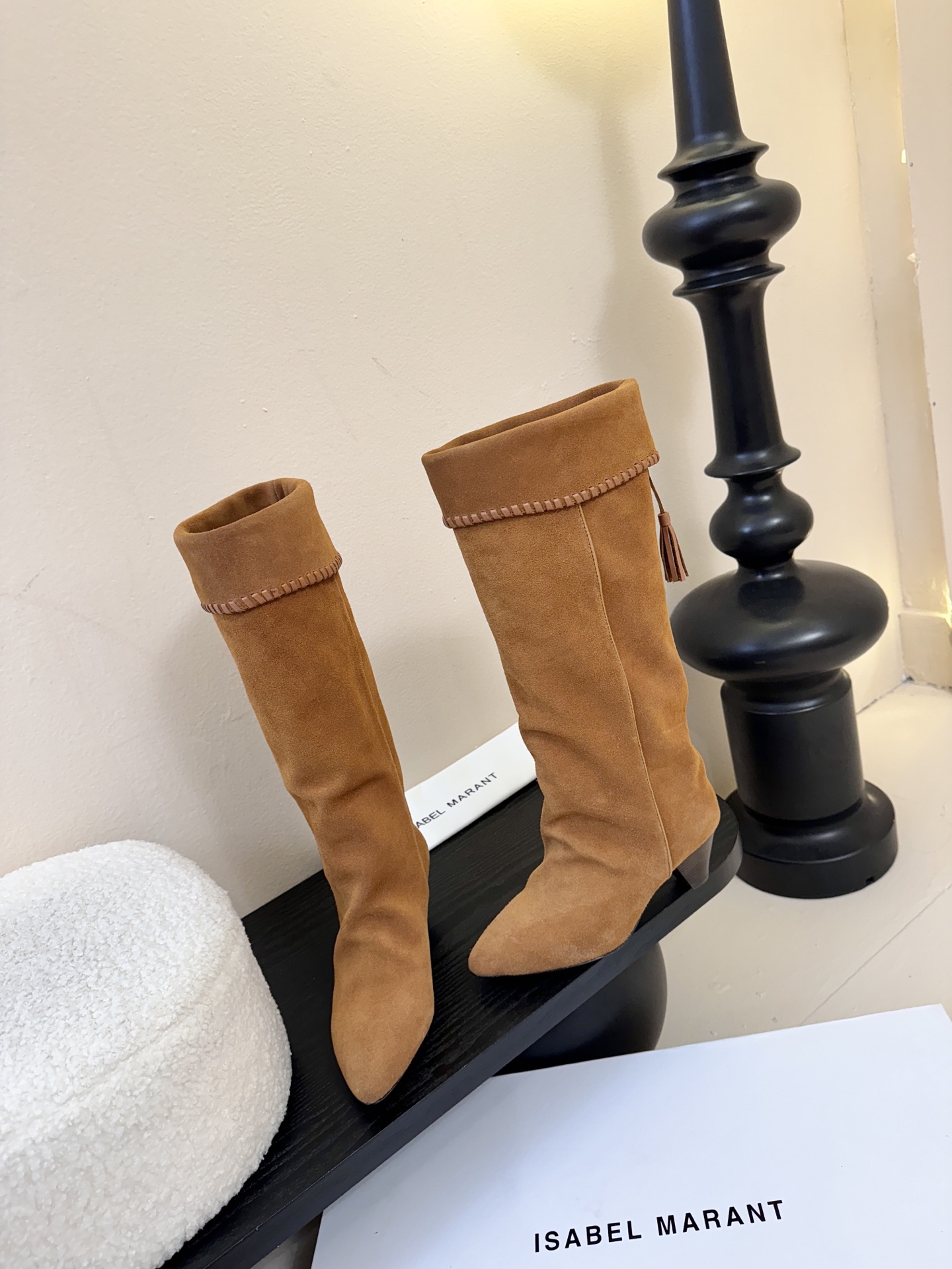 Isabel Maran* 25ss秋冬长靴难得让我眼前一亮的小靴子 一上脚就被它的质感征服了 褶皱设计