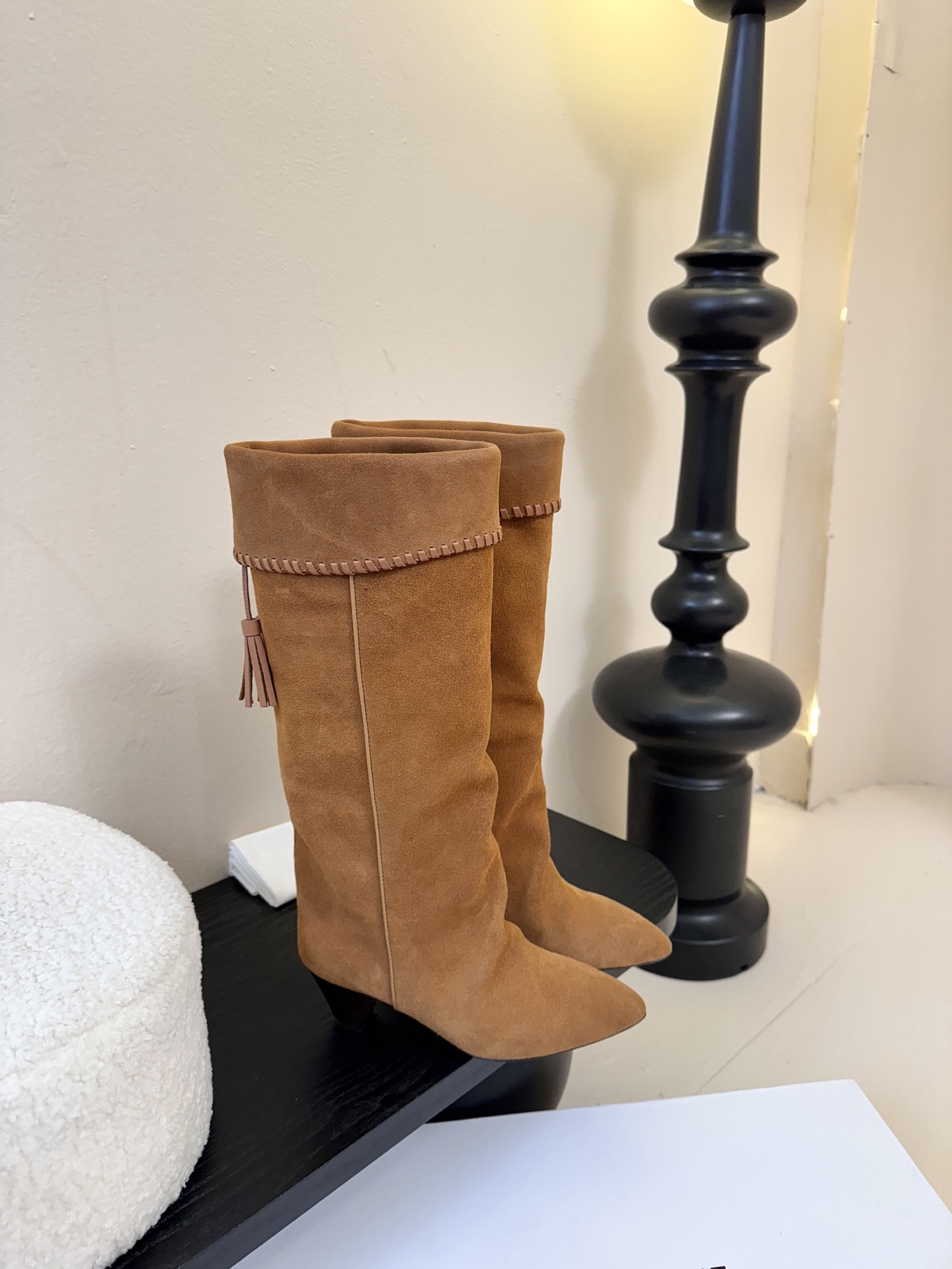 Isabel Maran* 25ss秋冬长靴难得让我眼前一亮的小靴子 一上脚就被它的质感征服了 褶皱设计