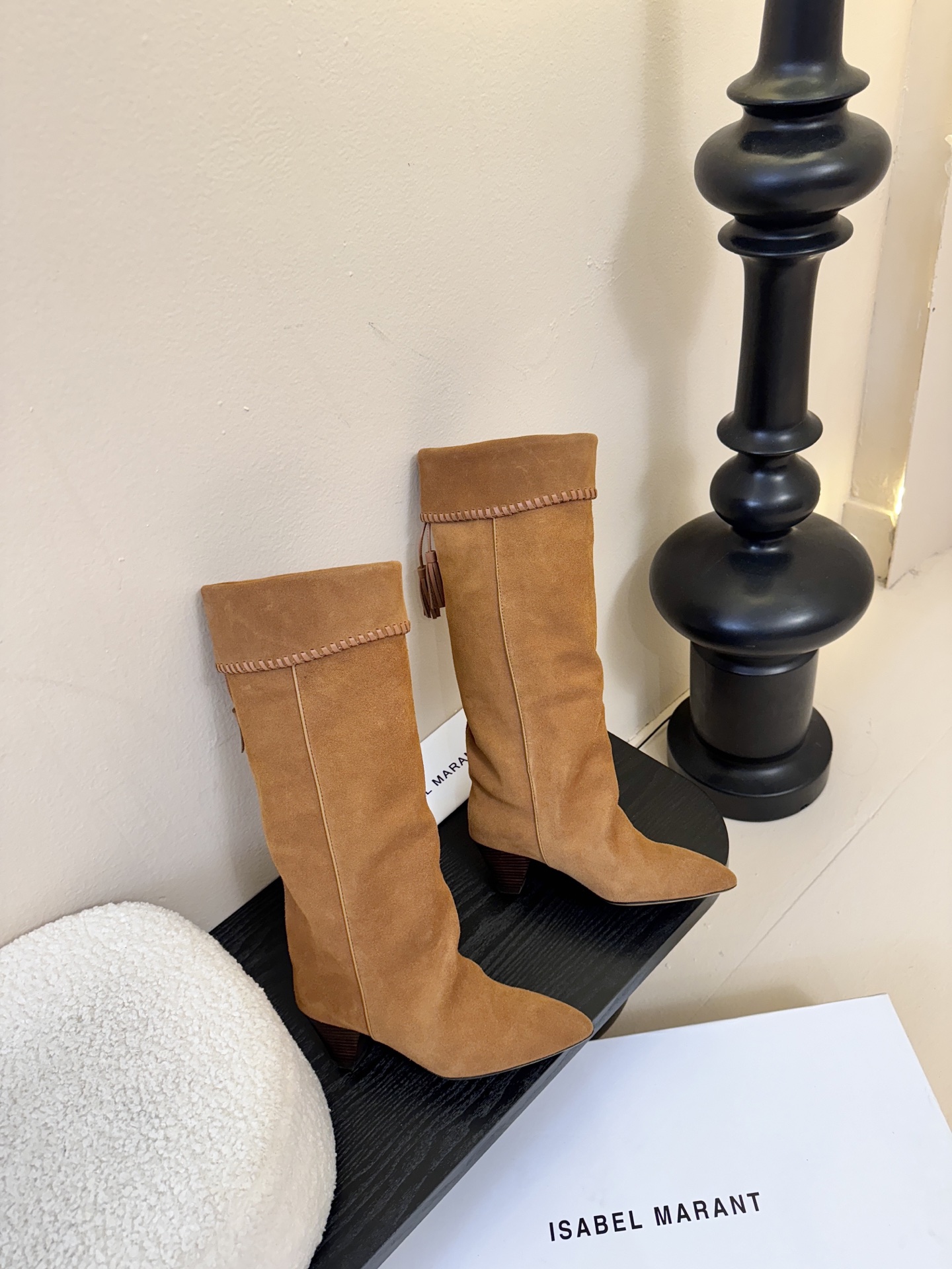Isabel Maran* 25ss秋冬长靴难得让我眼前一亮的小靴子 一上脚就被它的质感征服了 褶皱设计