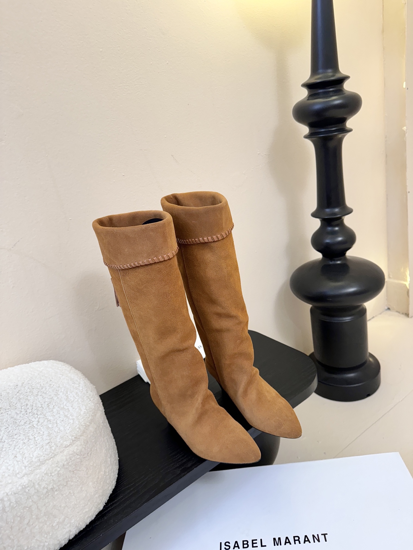 Isabel Maran* 25ss秋冬长靴难得让我眼前一亮的小靴子 一上脚就被它的质感征服了 褶皱设计