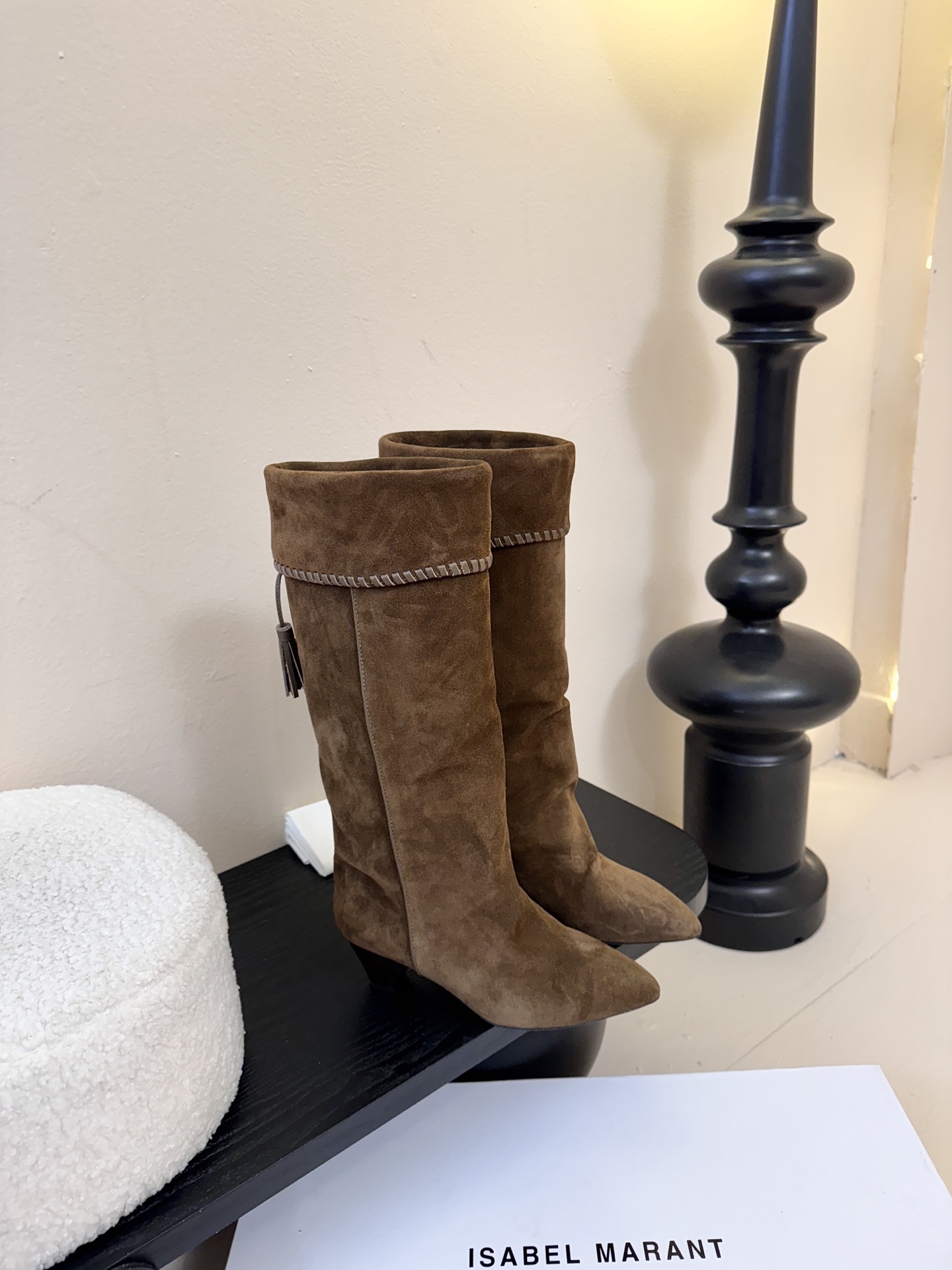 Isabel Maran* 25ss秋冬长靴难得让我眼前一亮的小靴子 一上脚就被它的质感征服了 褶皱设计