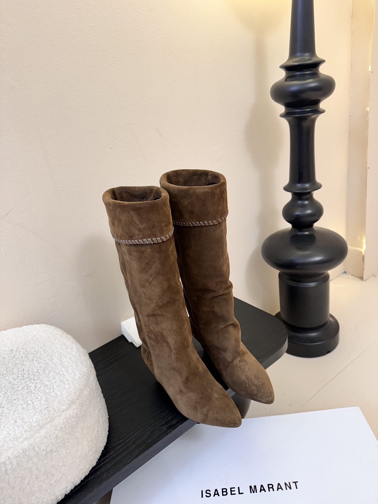 Isabel Maran* 25ss秋冬长靴难得让我眼前一亮的小靴子 一上脚就被它的质感征服了 褶皱设计