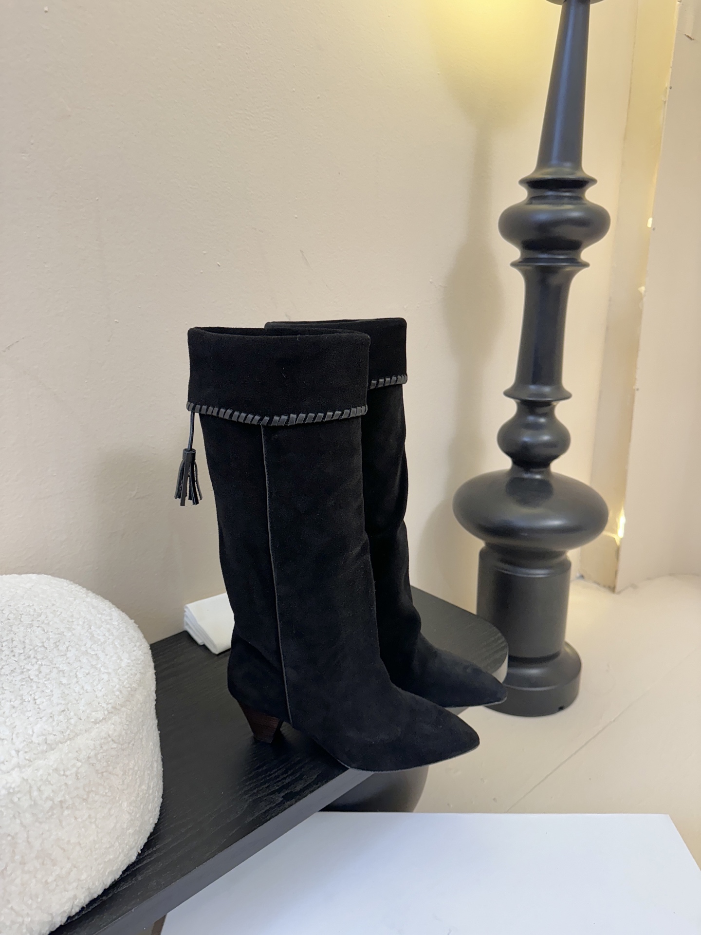 Isabel Maran* 25ss秋冬长靴难得让我眼前一亮的小靴子 一上脚就被它的质感征服了 褶皱设计