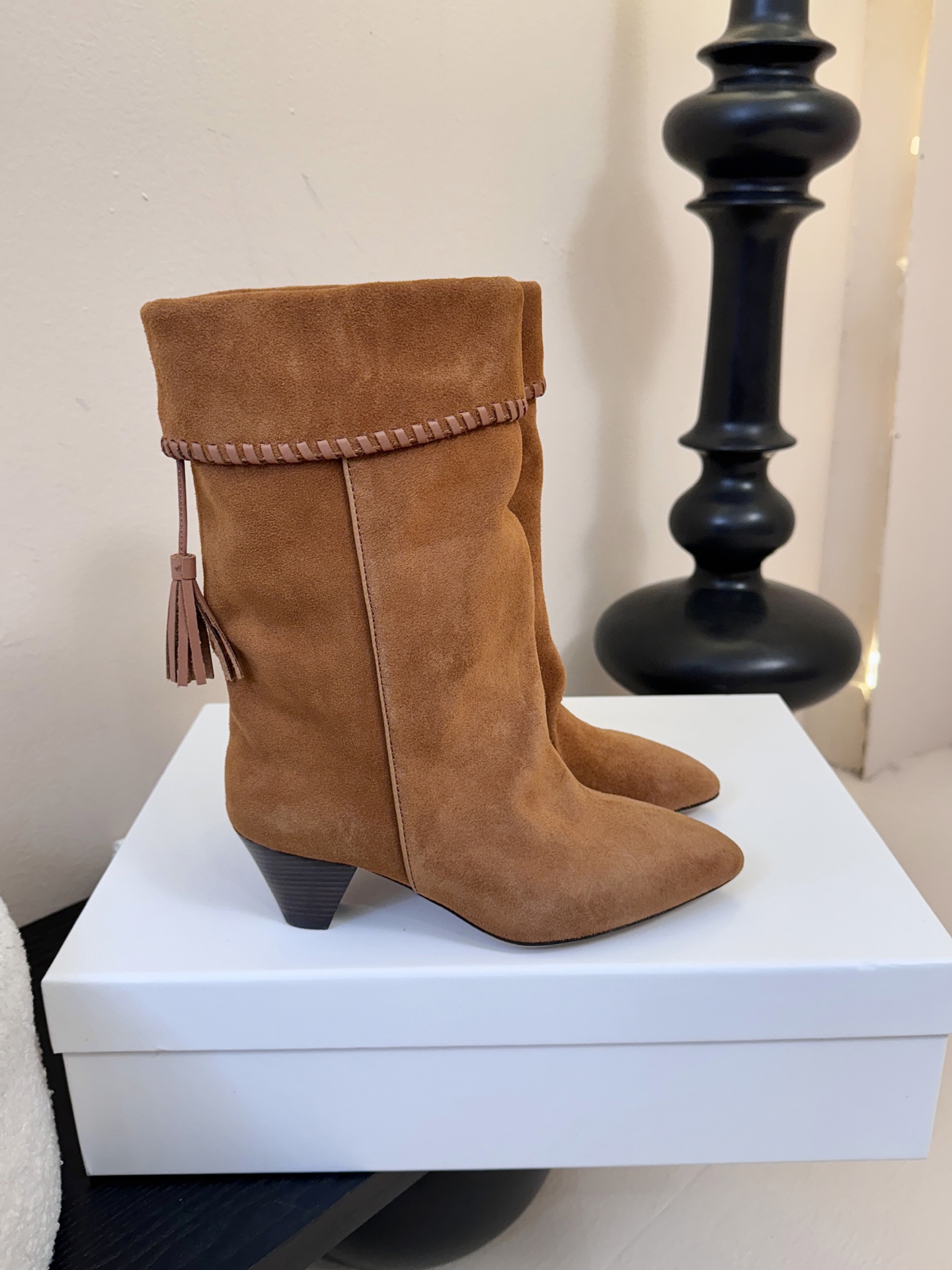 Isabel Maran* 25ss秋冬短靴难得让我眼前一亮的小靴子 一上脚就被它的质感征服了 褶皱设计