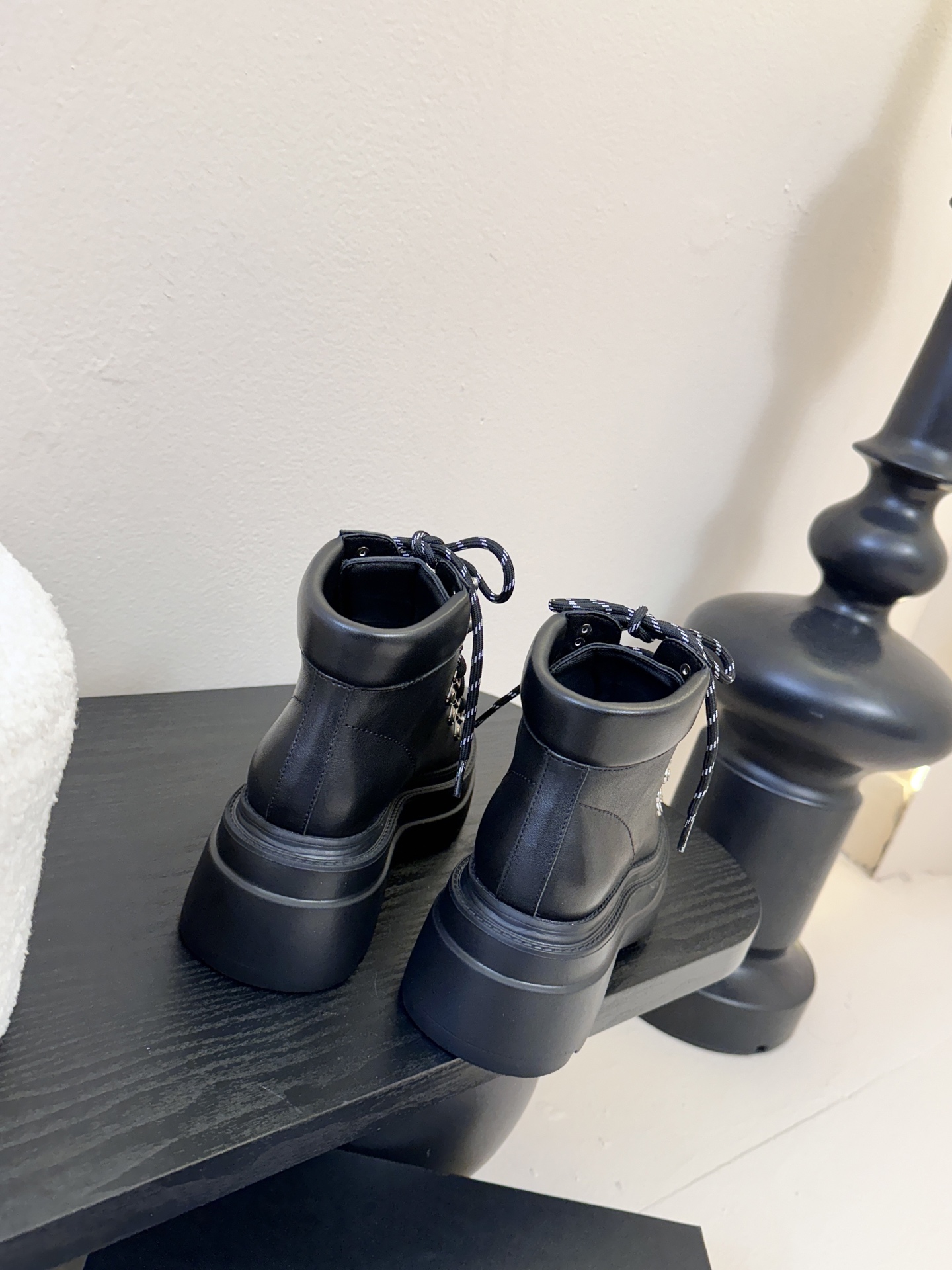 Alexander Wang 大王25ss新款 系带 厚底 短靴 马丁靴大王这双厚底短靴 绝对是腿精必备