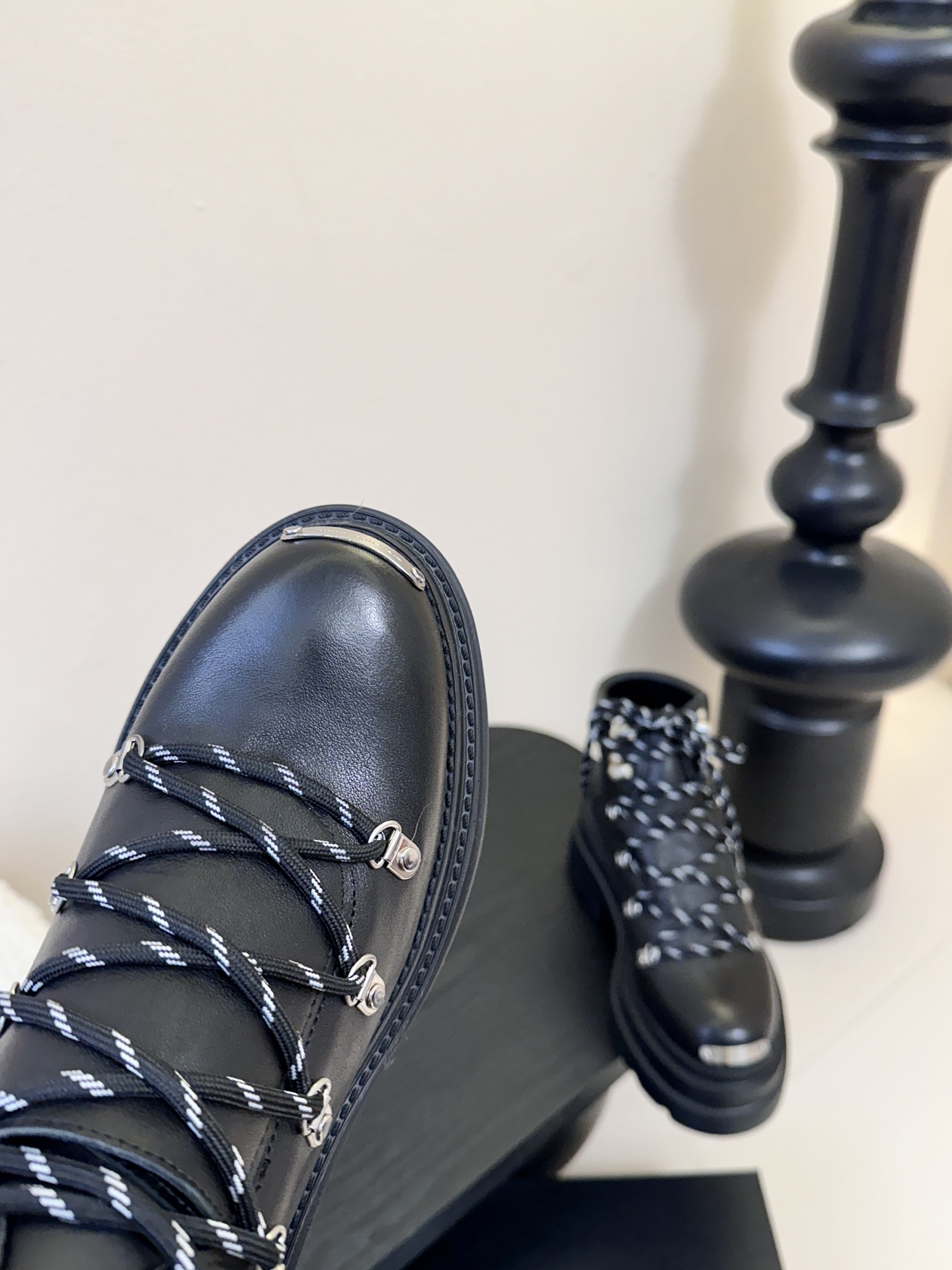 Alexander Wang 大王25ss新款 系带 厚底 短靴 马丁靴大王这双厚底短靴 绝对是腿精必备