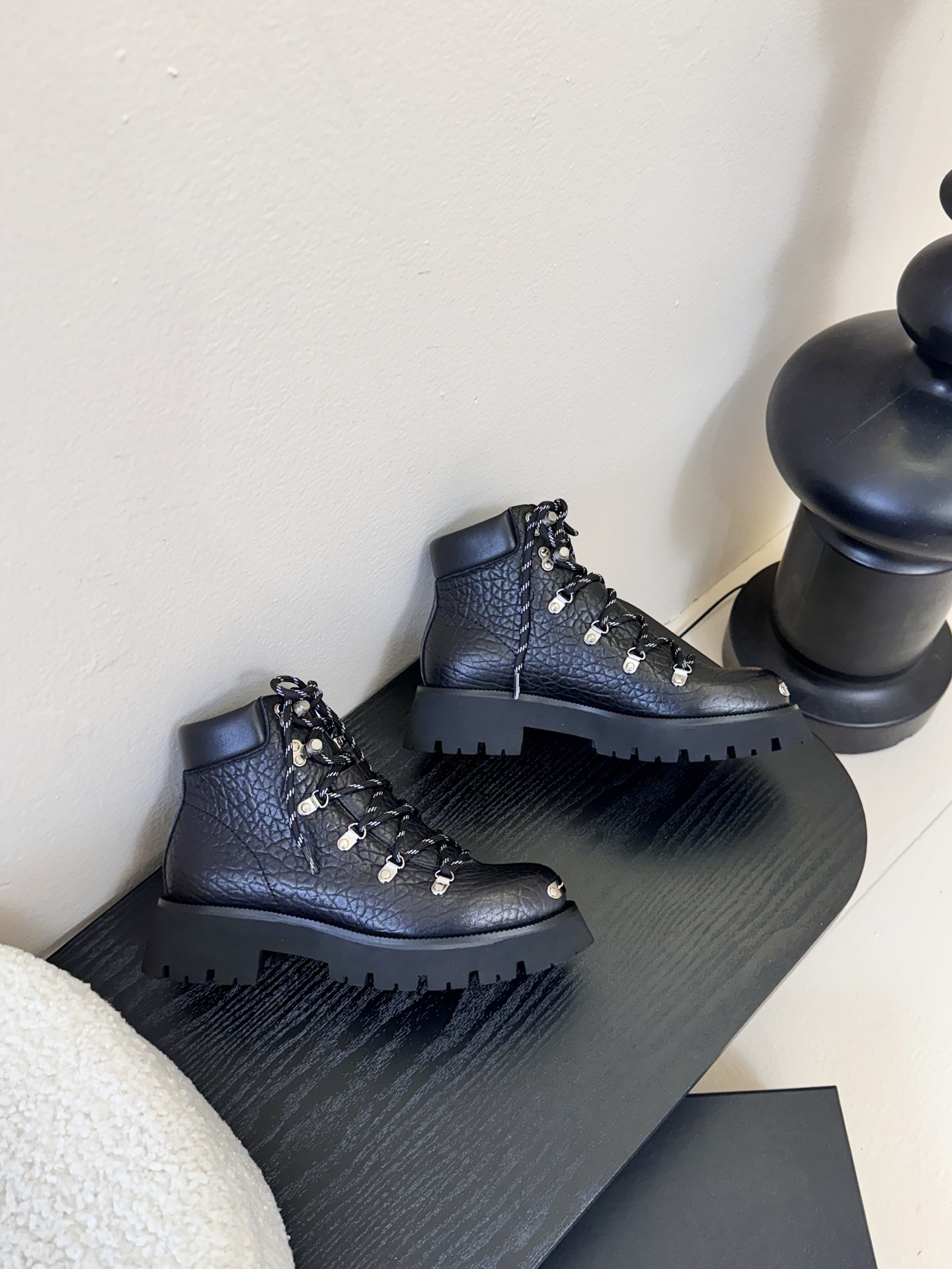 Alexander Wang 大王25ss新款 系带 厚底 短靴 马丁靴大王这双厚底短靴 绝对是腿精必备