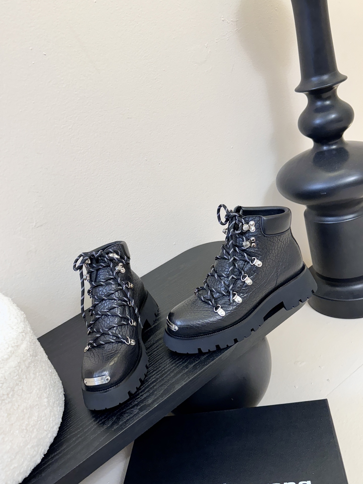 Alexander Wang 大王25ss新款 系带 厚底 短靴 马丁靴大王这双厚底短靴 绝对是腿精必备