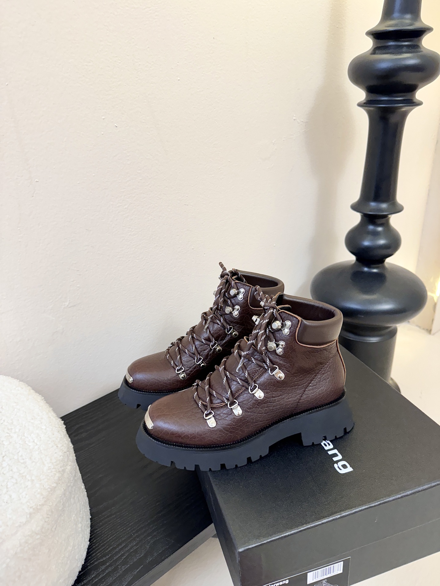 Alexander Wang 大王25ss新款 系带 厚底 短靴 马丁靴大王这双厚底短靴 绝对是腿精必备