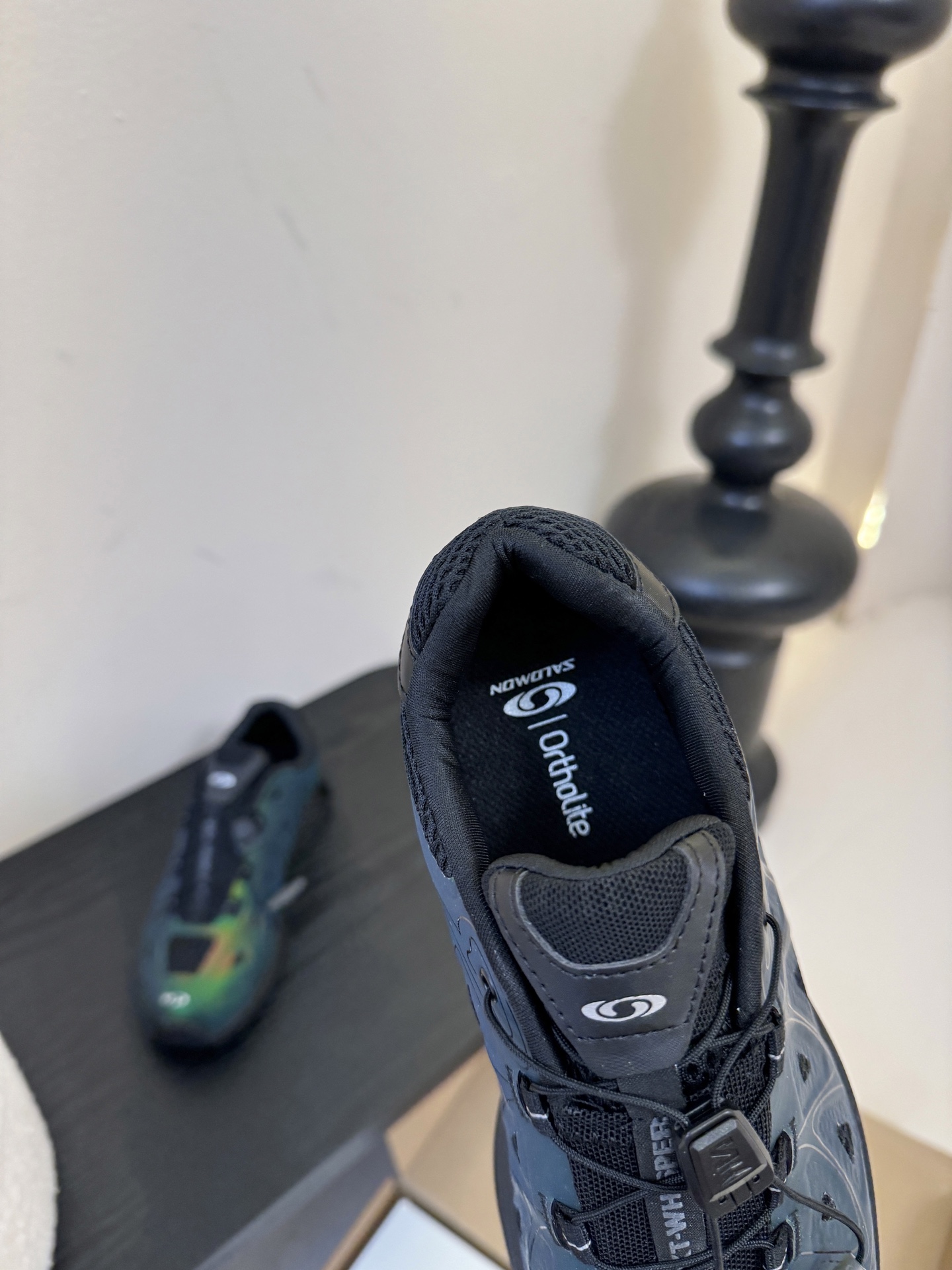 Salomo*25SS新款XT Whisper潮流运动鞋融合户外功能性与都市潮流感，采用标志性的流线型鞋