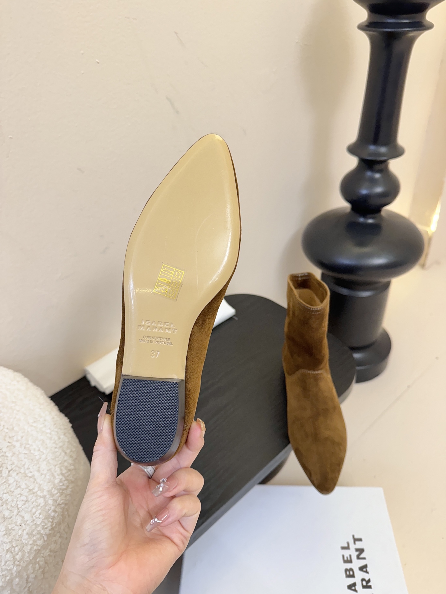 ISABEL MARANT AW 秋冬经典复古短靴西部风裸靴主宰 24SS秀场，牛仔靴无疑是历久弥新的其