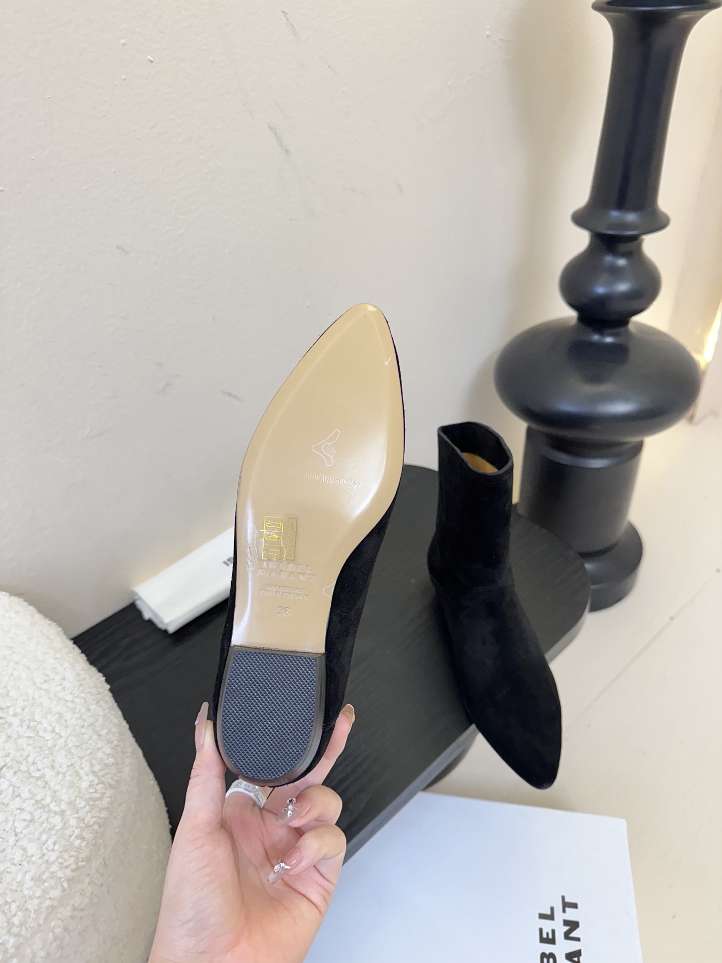 ISABEL MARANT AW 秋冬经典复古短靴西部风裸靴主宰 24SS秀场，牛仔靴无疑是历久弥新的其