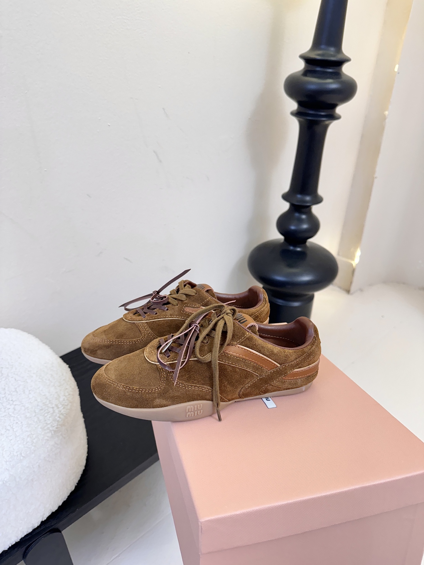 miumiu x New Balanc* 运动鞋独家新增色 新增网面太爱了 双鞋带的设计 鞋带注意！！原