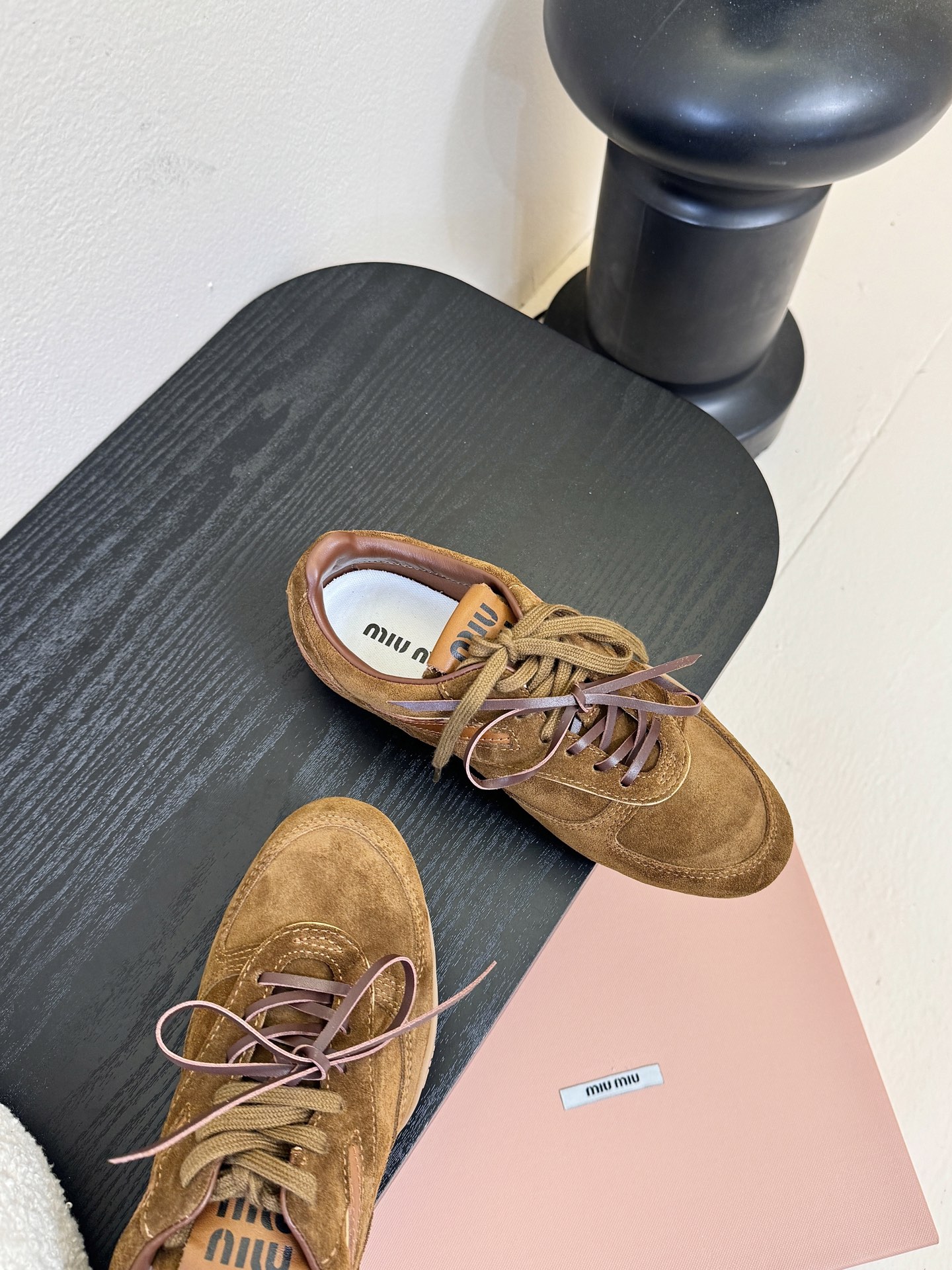 miumiu x New Balanc* 运动鞋独家新增色 新增网面太爱了 双鞋带的设计 鞋带注意！！原