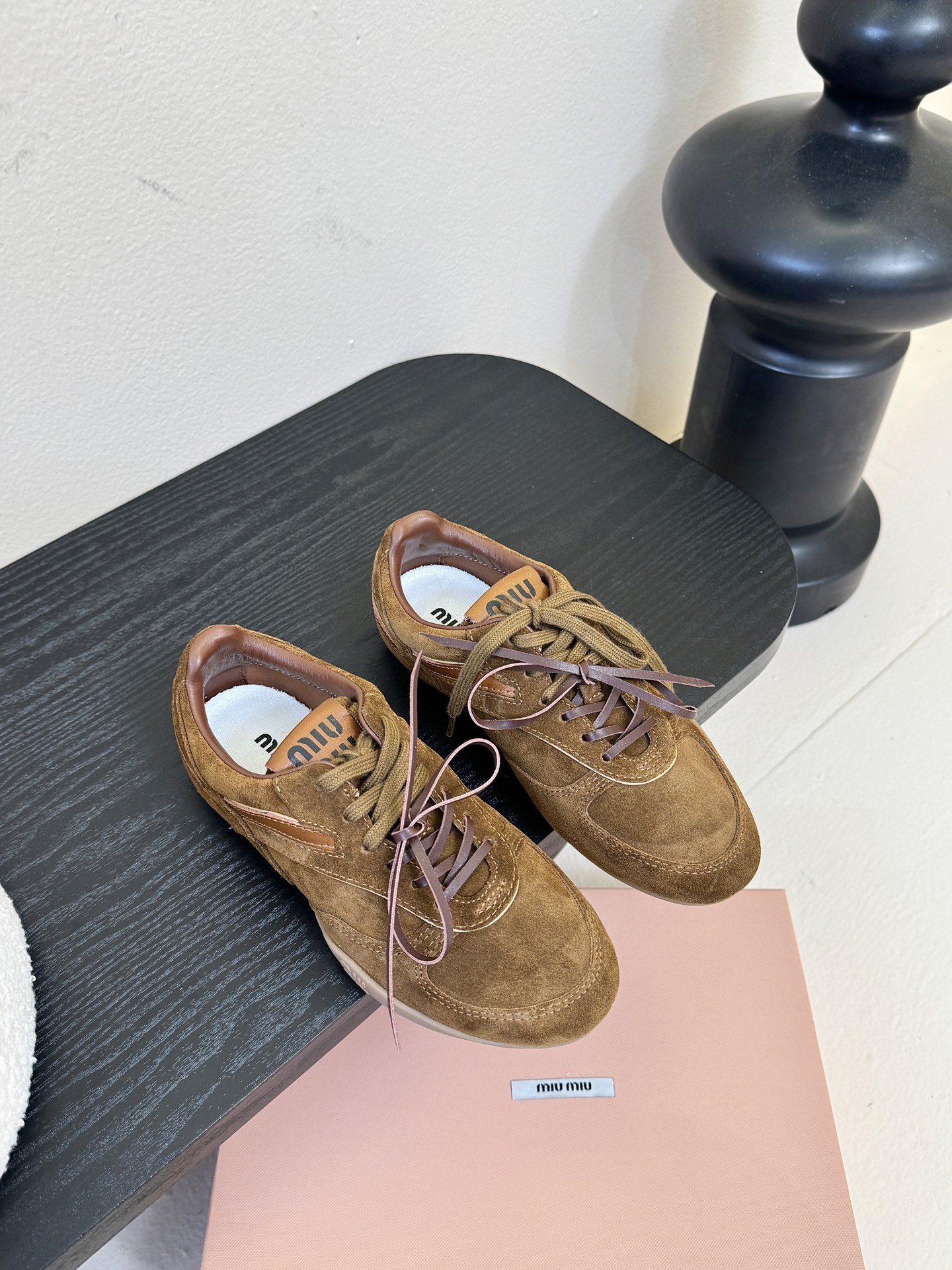 miumiu x New Balanc* 运动鞋独家新增色 新增网面太爱了 双鞋带的设计 鞋带注意！！原