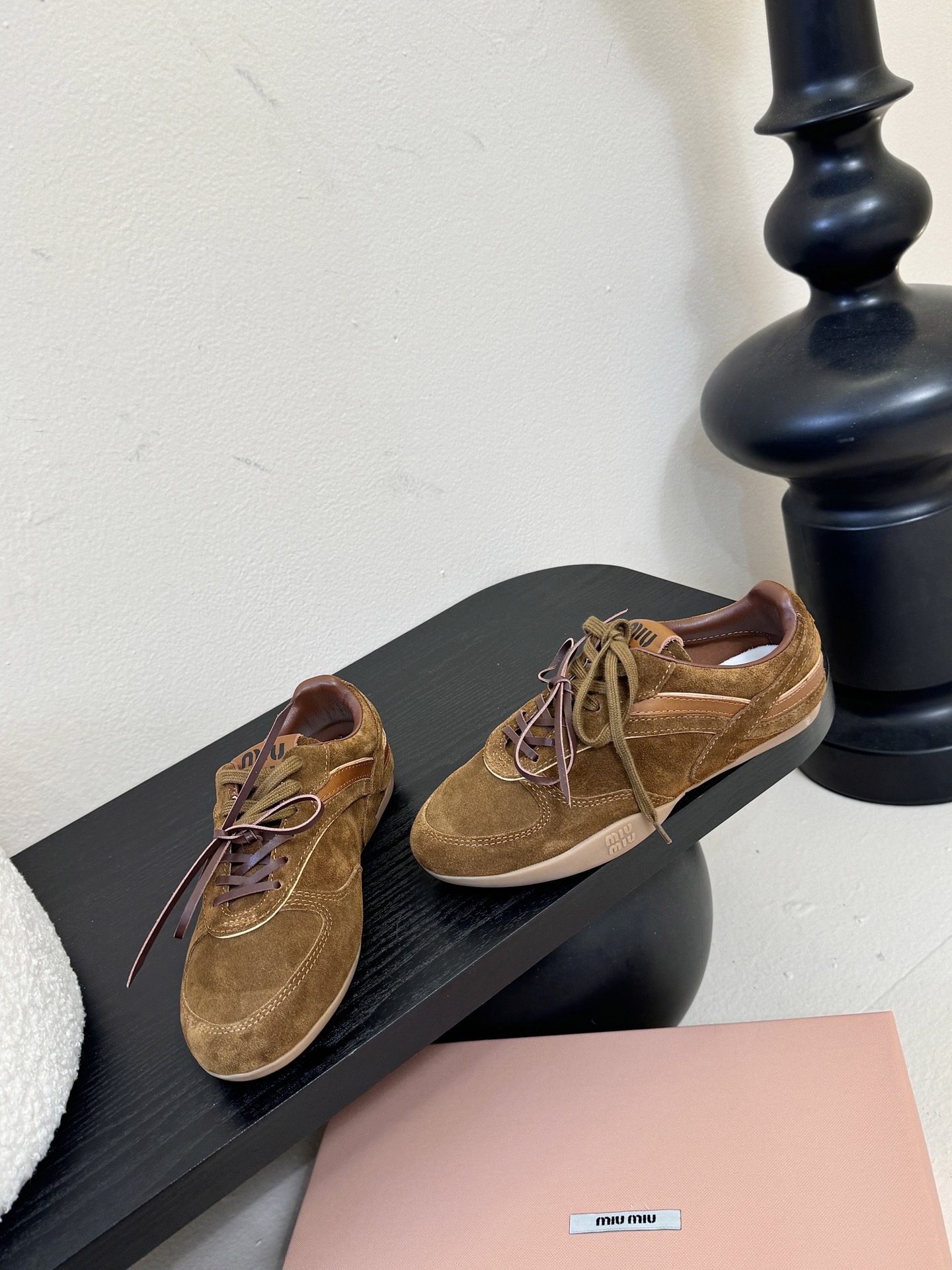 miumiu x New Balanc* 运动鞋独家新增色 新增网面太爱了 双鞋带的设计 鞋带注意！！原