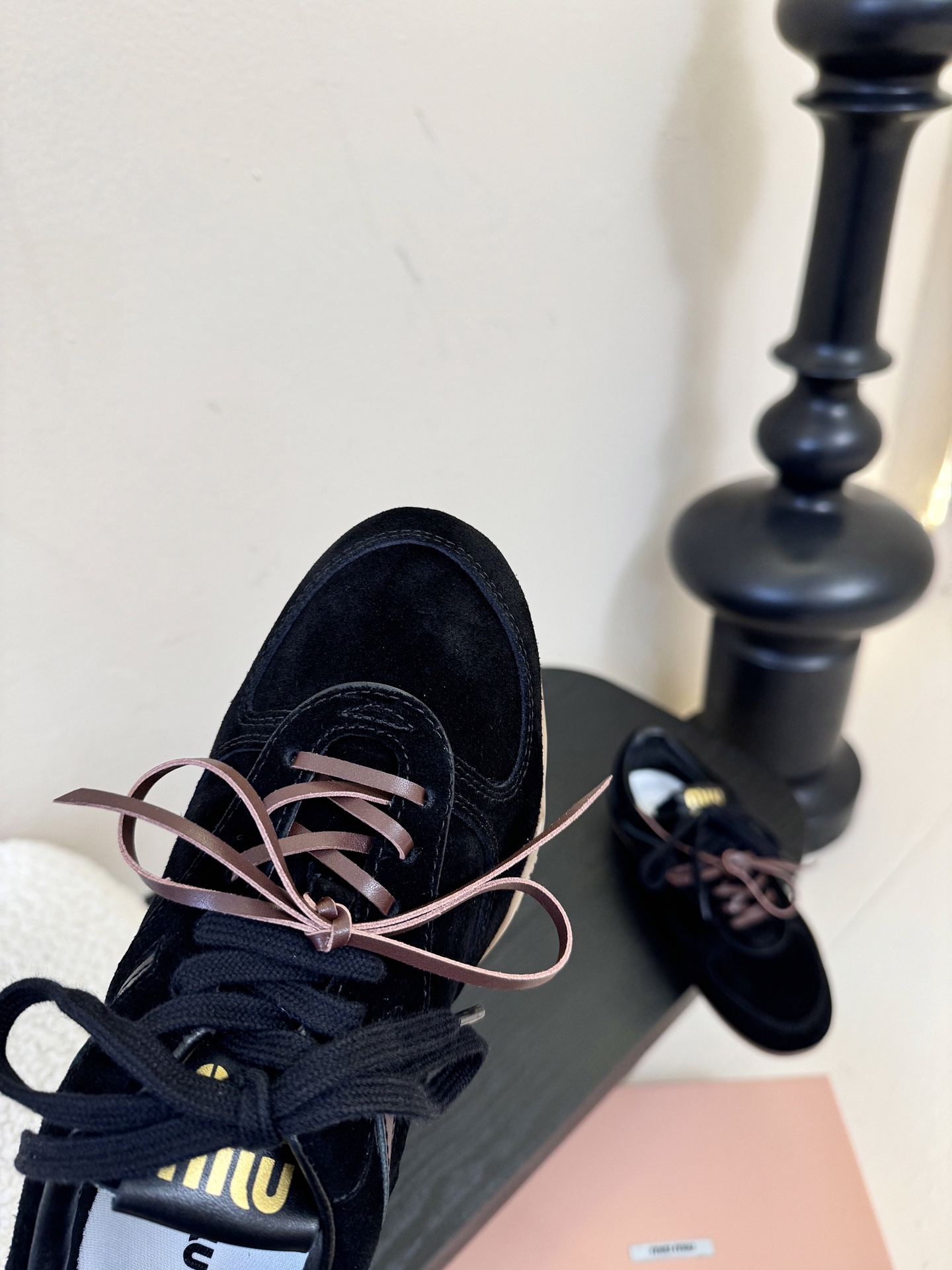 miumiu x New Balanc* 运动鞋独家新增色 新增网面太爱了 双鞋带的设计 鞋带注意！！原