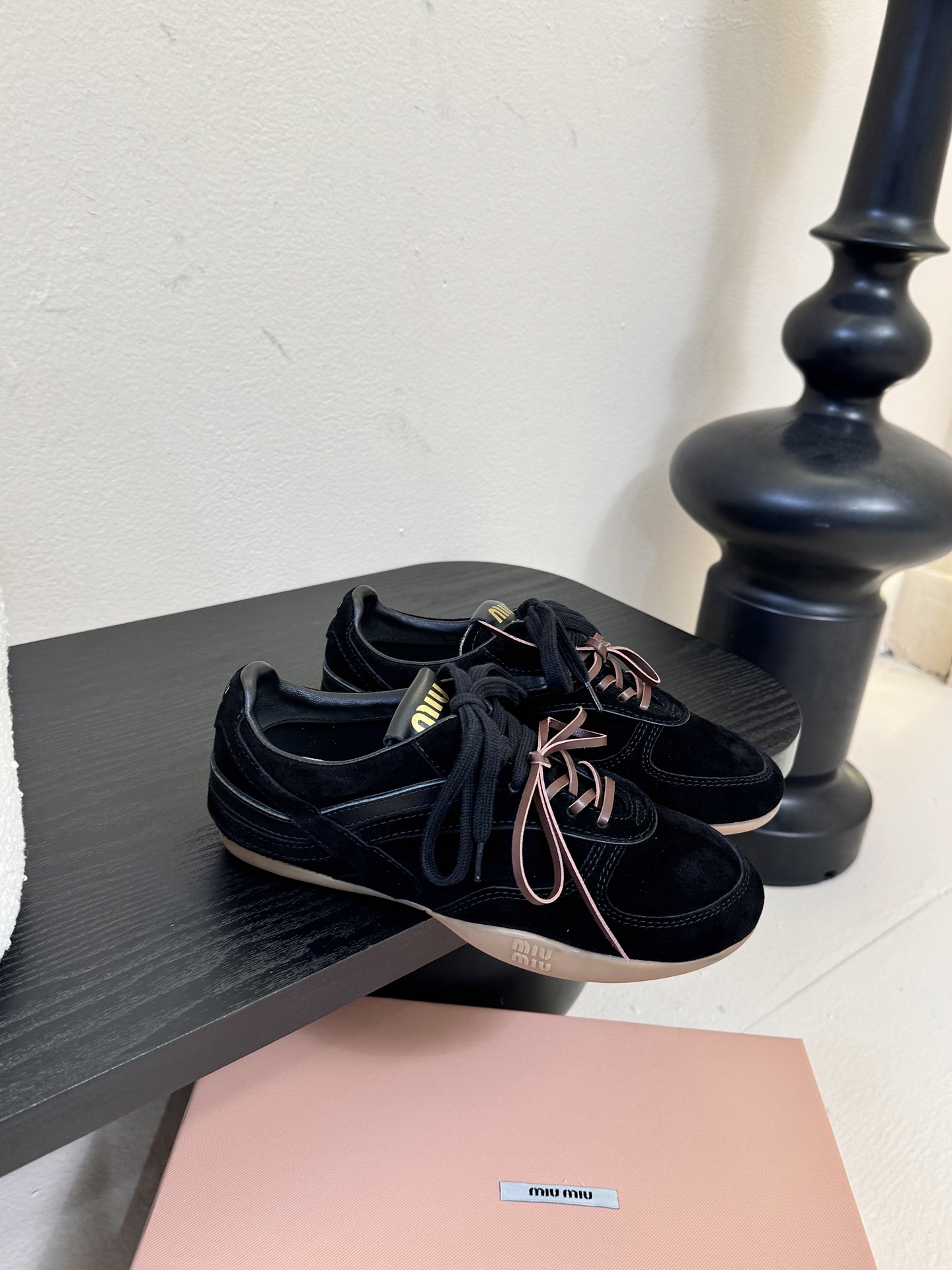 miumiu x New Balanc* 运动鞋独家新增色 新增网面太爱了 双鞋带的设计 鞋带注意！！原