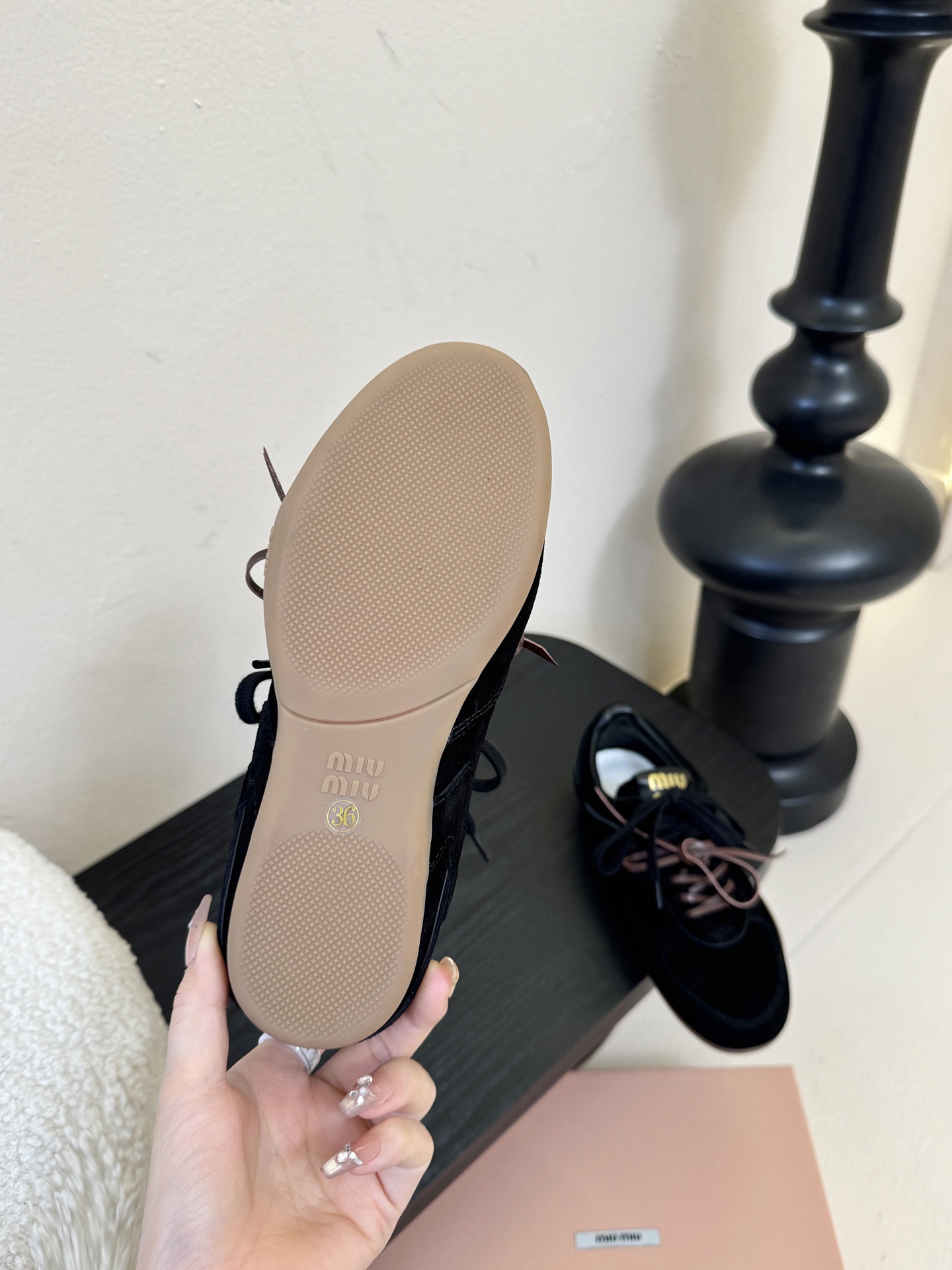 miumiu x New Balanc* 运动鞋独家新增色 新增网面太爱了 双鞋带的设计 鞋带注意！！原