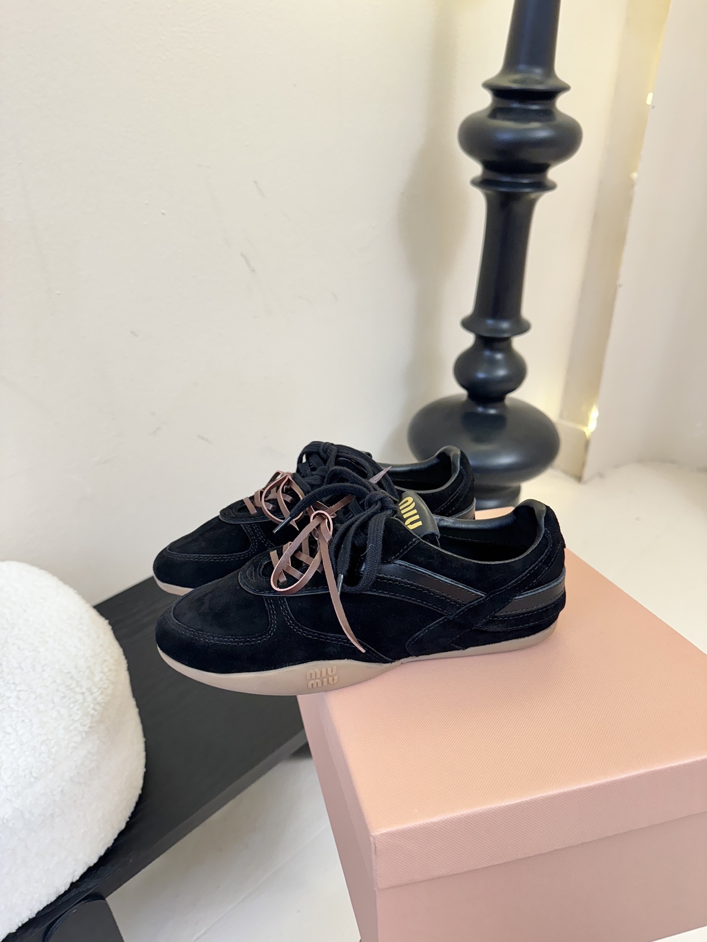 miumiu x New Balanc* 运动鞋独家新增色 新增网面太爱了 双鞋带的设计 鞋带注意！！原