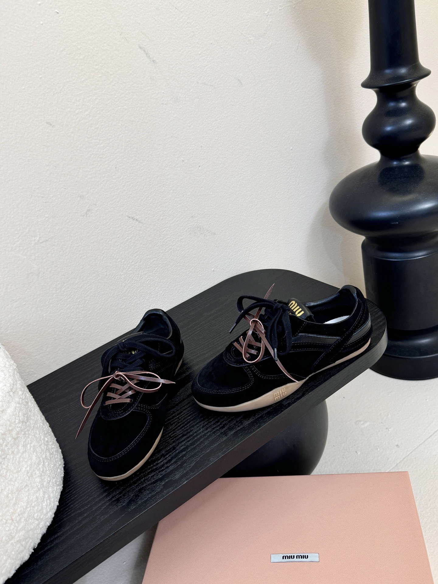 miumiu x New Balanc* 运动鞋独家新增色 新增网面太爱了 双鞋带的设计 鞋带注意！！原