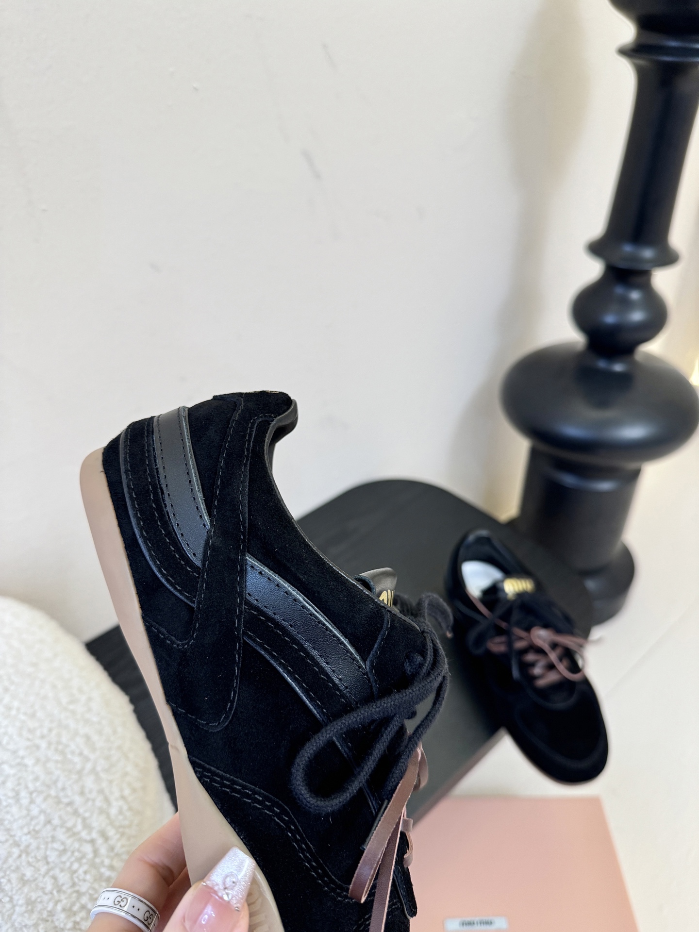 miumiu x New Balanc* 运动鞋独家新增色 新增网面太爱了 双鞋带的设计 鞋带注意！！原