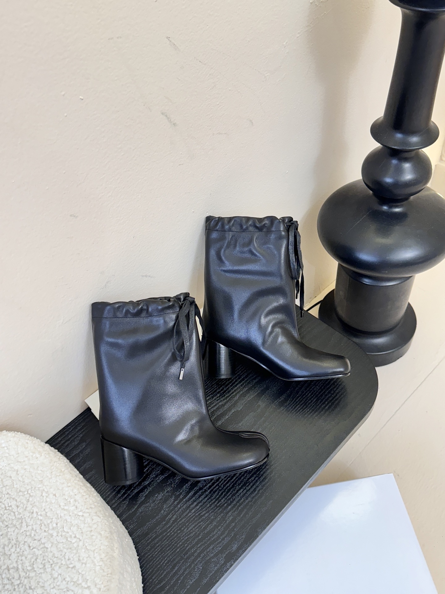 Maison Margiela* 抽绳靴✔️ 顶级版本 新款抽绳靴把我美晕 靴筒抽绳设计可自行调节宽度 