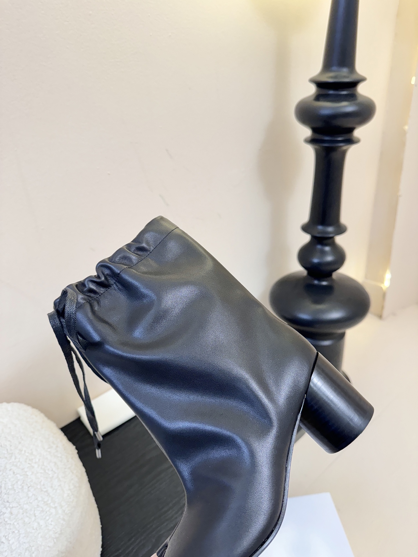 Maison Margiela* 抽绳靴✔️ 顶级版本 新款抽绳靴把我美晕 靴筒抽绳设计可自行调节宽度 