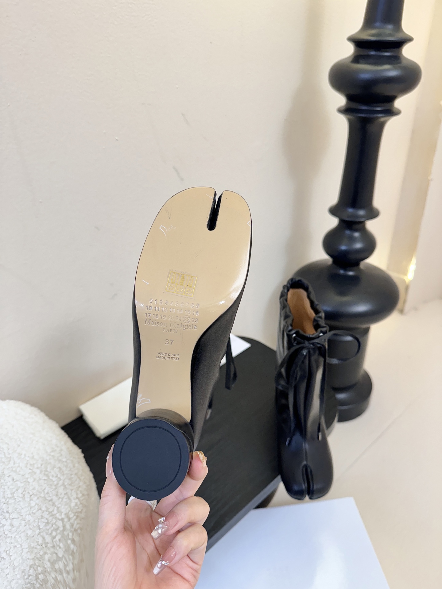 Maison Margiela* 抽绳靴✔️ 顶级版本 新款抽绳靴把我美晕 靴筒抽绳设计可自行调节宽度 