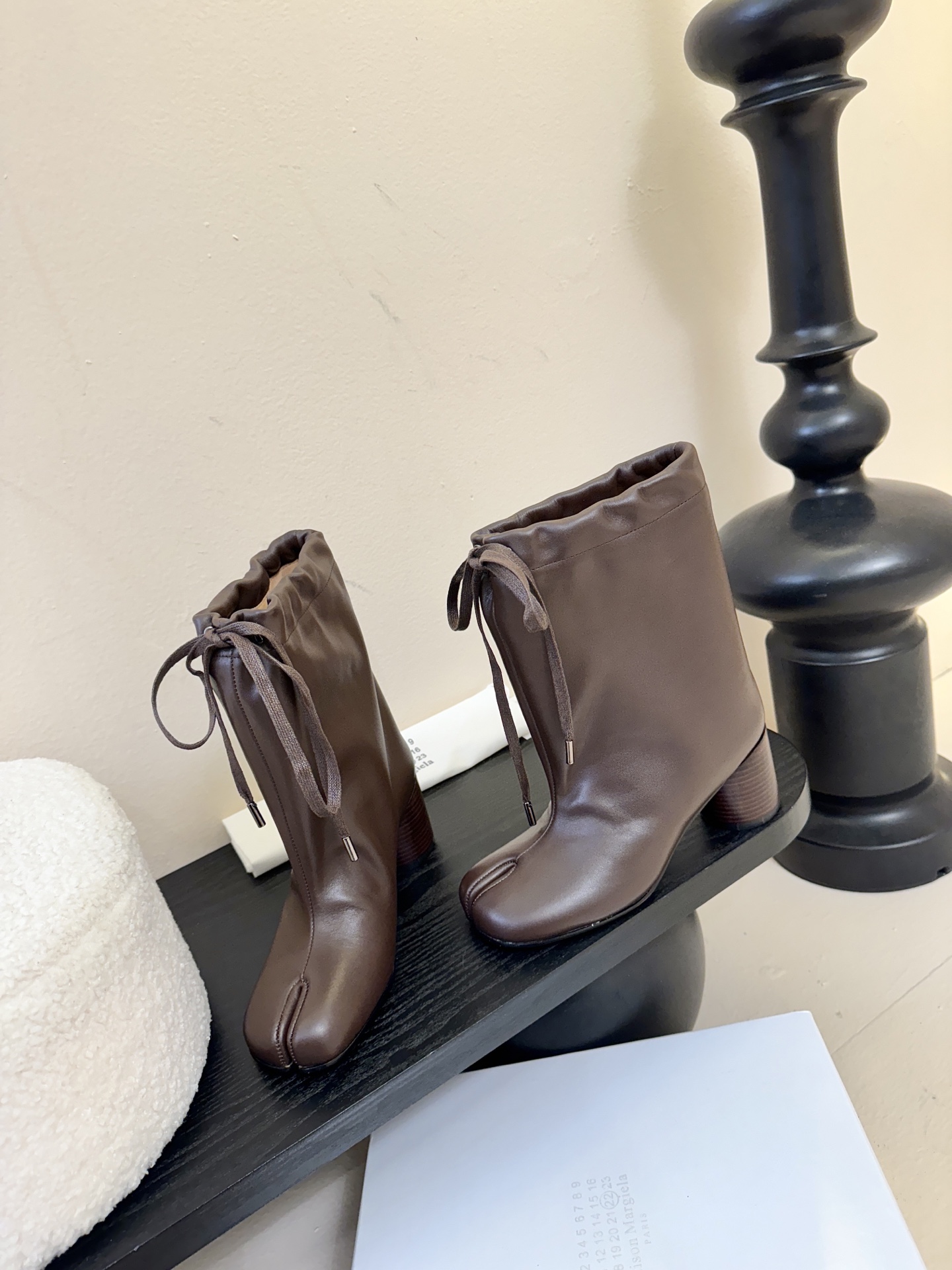 Maison Margiela* 抽绳靴✔️ 顶级版本 新款抽绳靴把我美晕 靴筒抽绳设计可自行调节宽度 