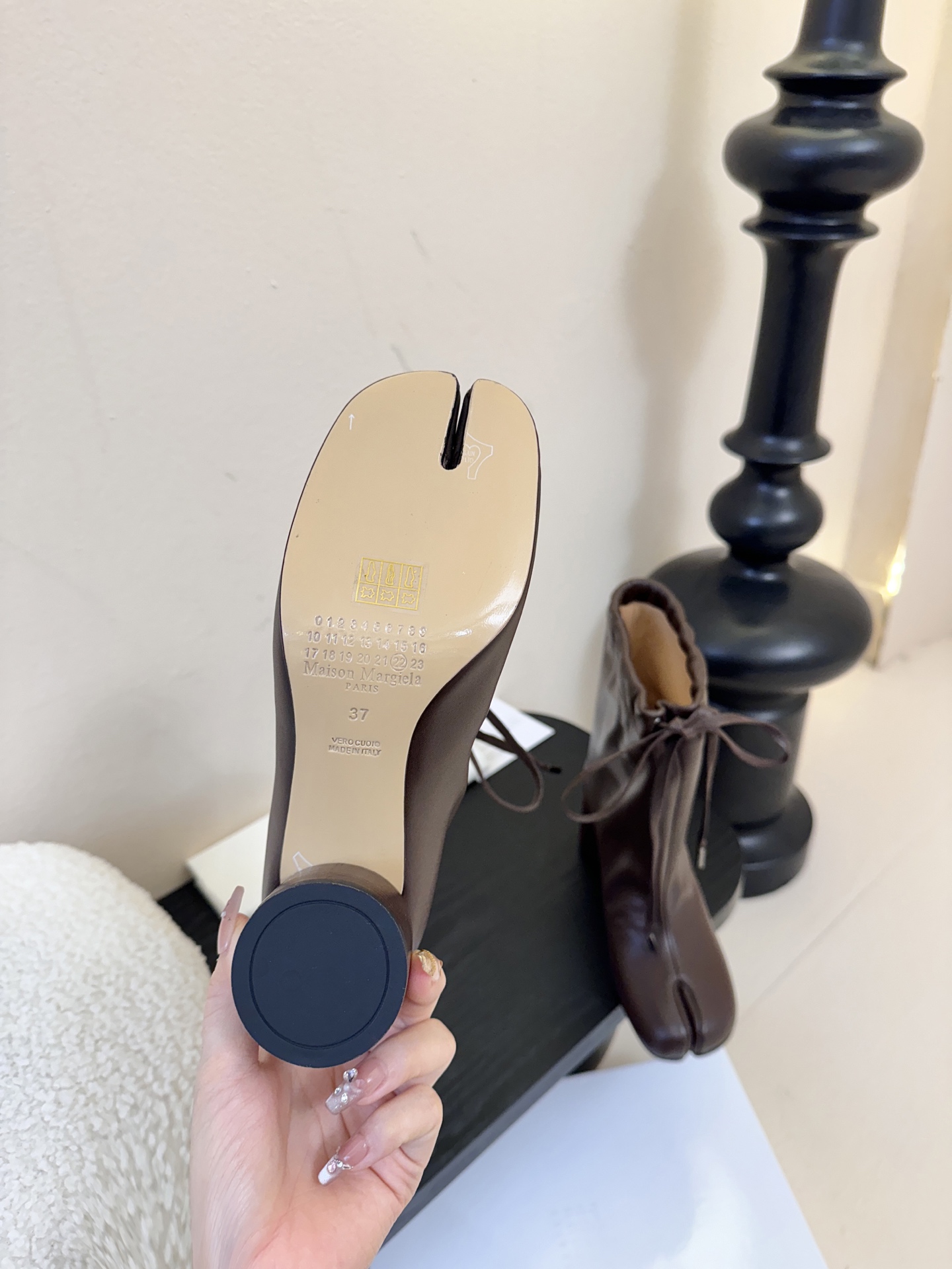 Maison Margiela* 抽绳靴✔️ 顶级版本 新款抽绳靴把我美晕 靴筒抽绳设计可自行调节宽度 