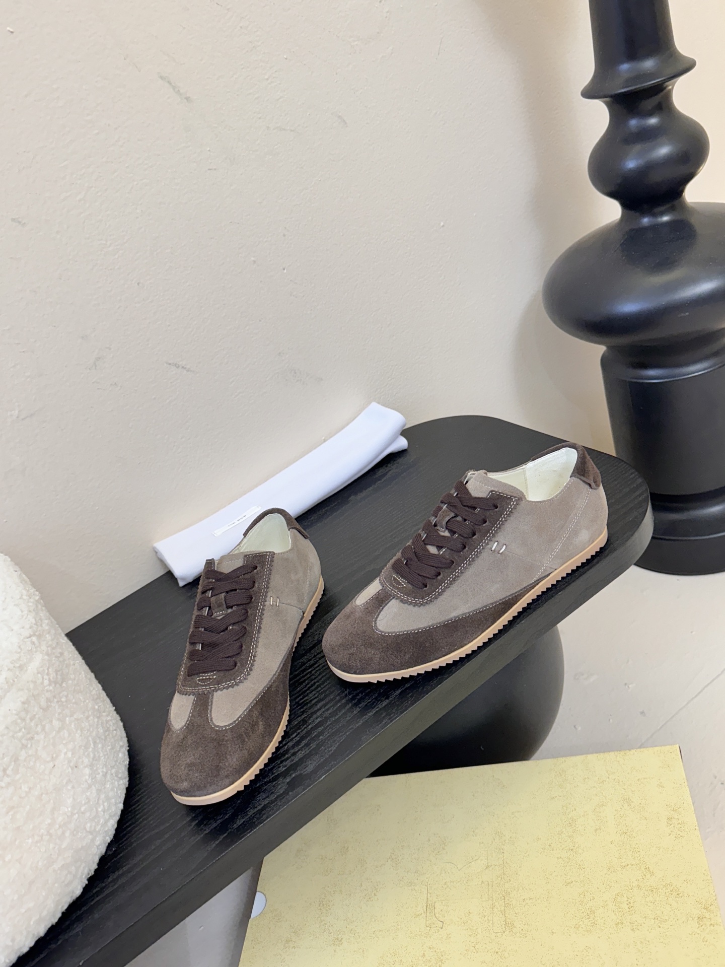 小众潮牌🔥The ro*26春夏新款极简主义拼色系带休闲鞋阿甘德训鞋！这款低帮运动鞋是打造极简主义休闲夏