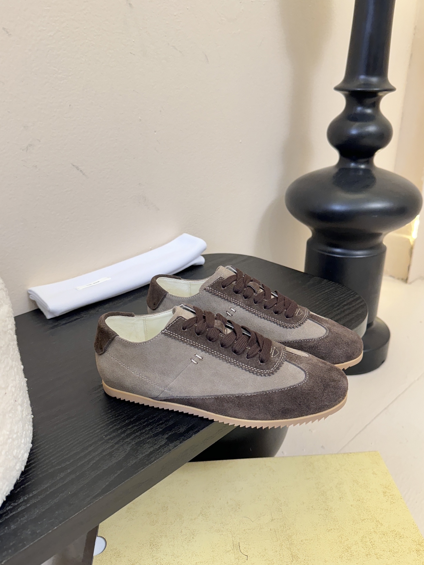 小众潮牌🔥The ro*26春夏新款极简主义拼色系带休闲鞋阿甘德训鞋！这款低帮运动鞋是打造极简主义休闲夏