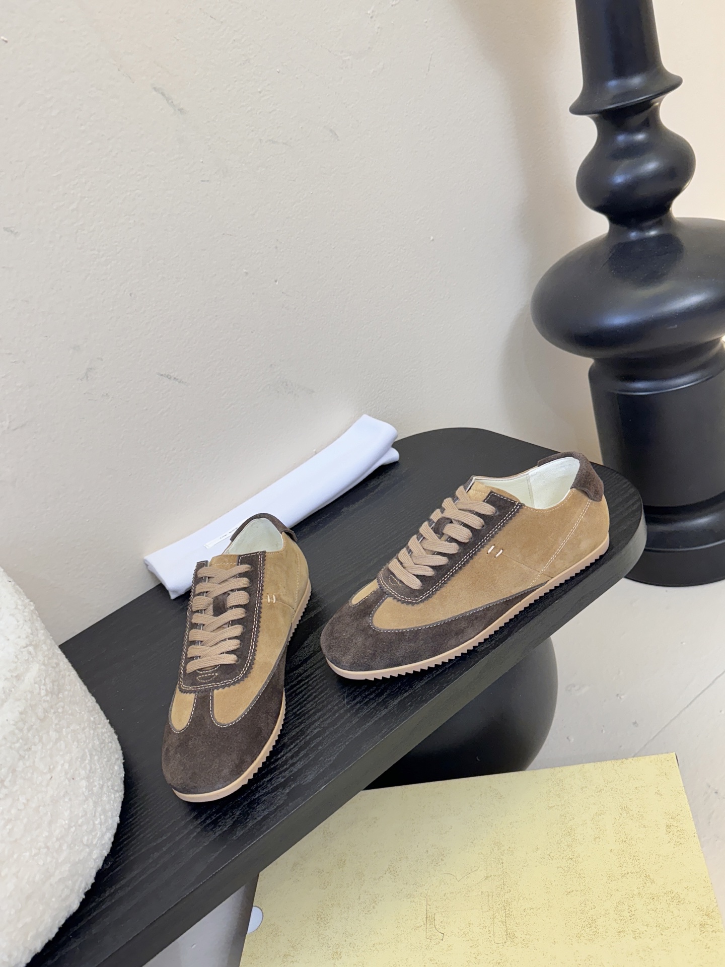 小众潮牌🔥The ro*26春夏新款极简主义拼色系带休闲鞋阿甘德训鞋！这款低帮运动鞋是打造极简主义休闲夏