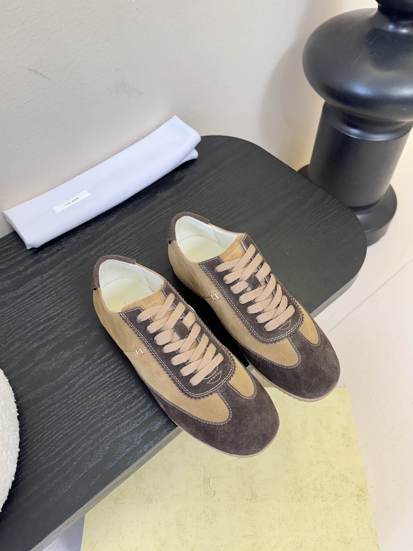 小众潮牌🔥The ro*26春夏新款极简主义拼色系带休闲鞋阿甘德训鞋！这款低帮运动鞋是打造极简主义休闲夏