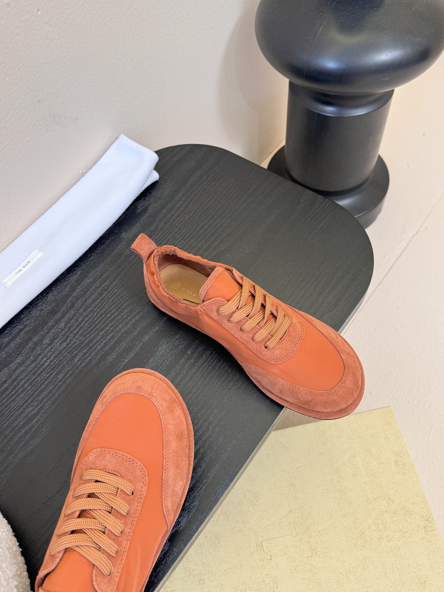 THE Ro*26春夏最新简易拼色系带阿甘休闲鞋！小红书被点爆的一款最新单品！一眼情定the ro*板鞋