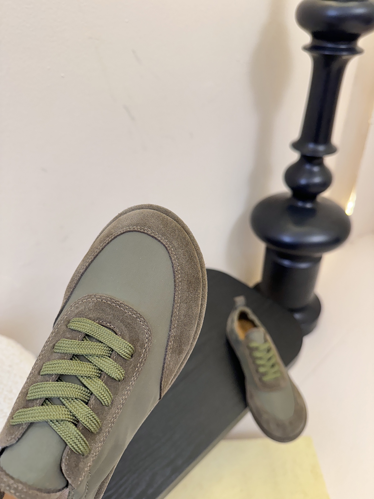 THE Ro*26春夏最新简易拼色系带阿甘休闲鞋！小红书被点爆的一款最新单品！一眼情定the ro*板鞋