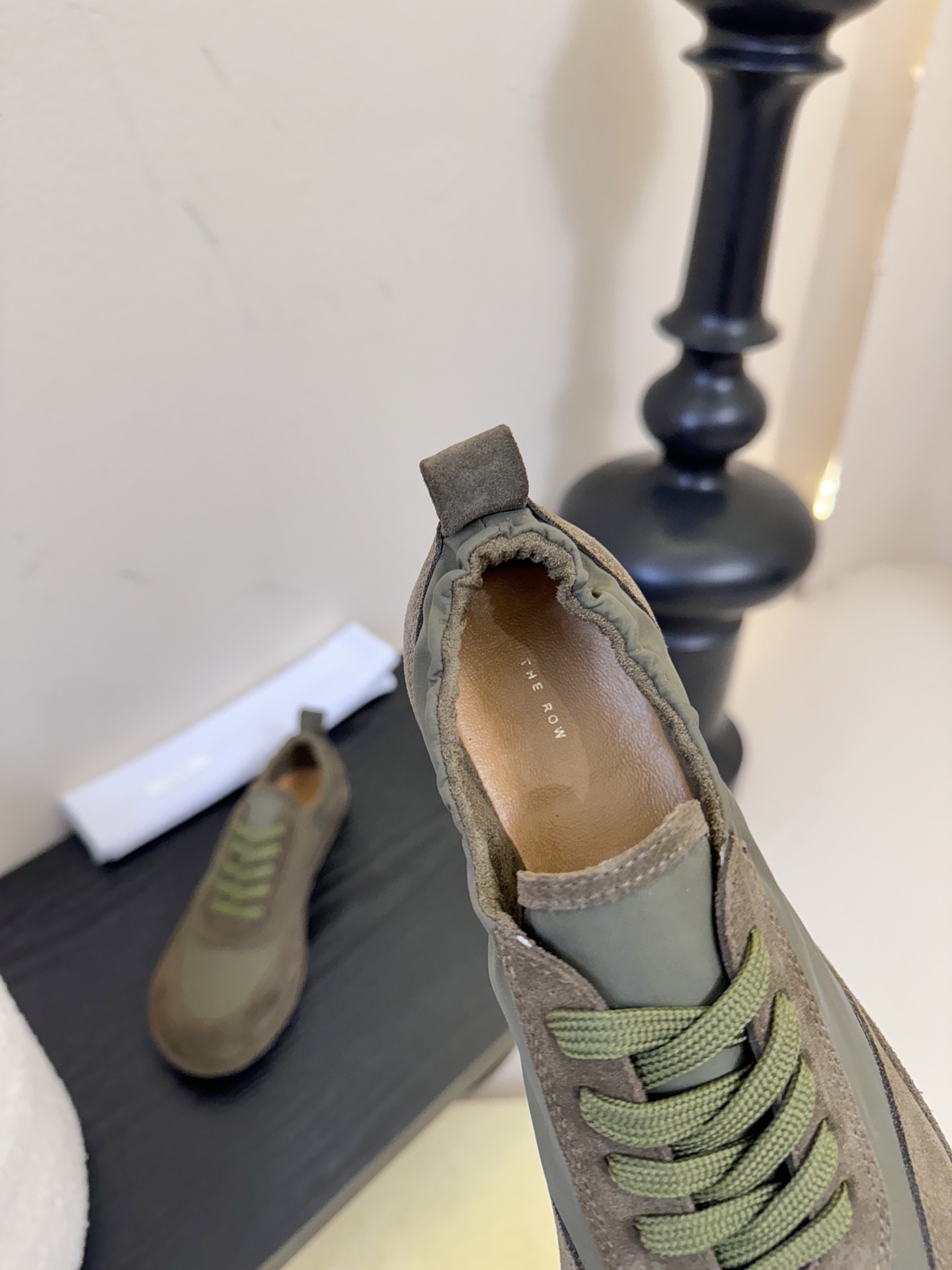 THE Ro*26春夏最新简易拼色系带阿甘休闲鞋！小红书被点爆的一款最新单品！一眼情定the ro*板鞋