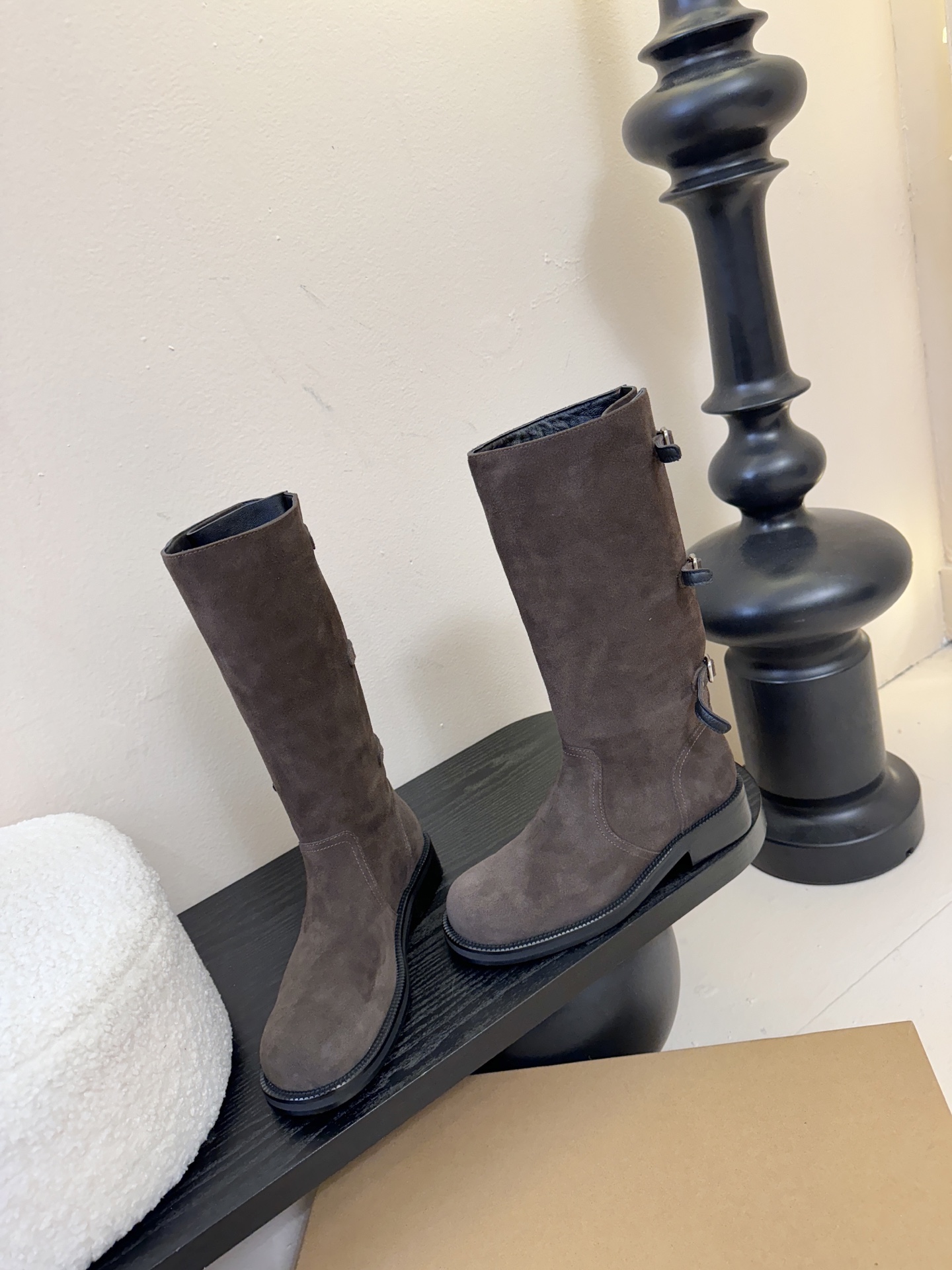 韩国小众时髦shop we are 手工骑士靴头层缩纹小牛皮搭配柔软羊皮完美配适两穿风格 靴筒超显瘦，上