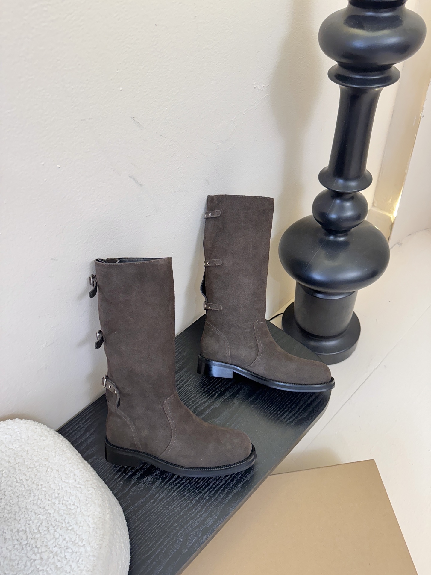 韩国小众时髦shop we are 手工骑士靴头层缩纹小牛皮搭配柔软羊皮完美配适两穿风格 靴筒超显瘦，上