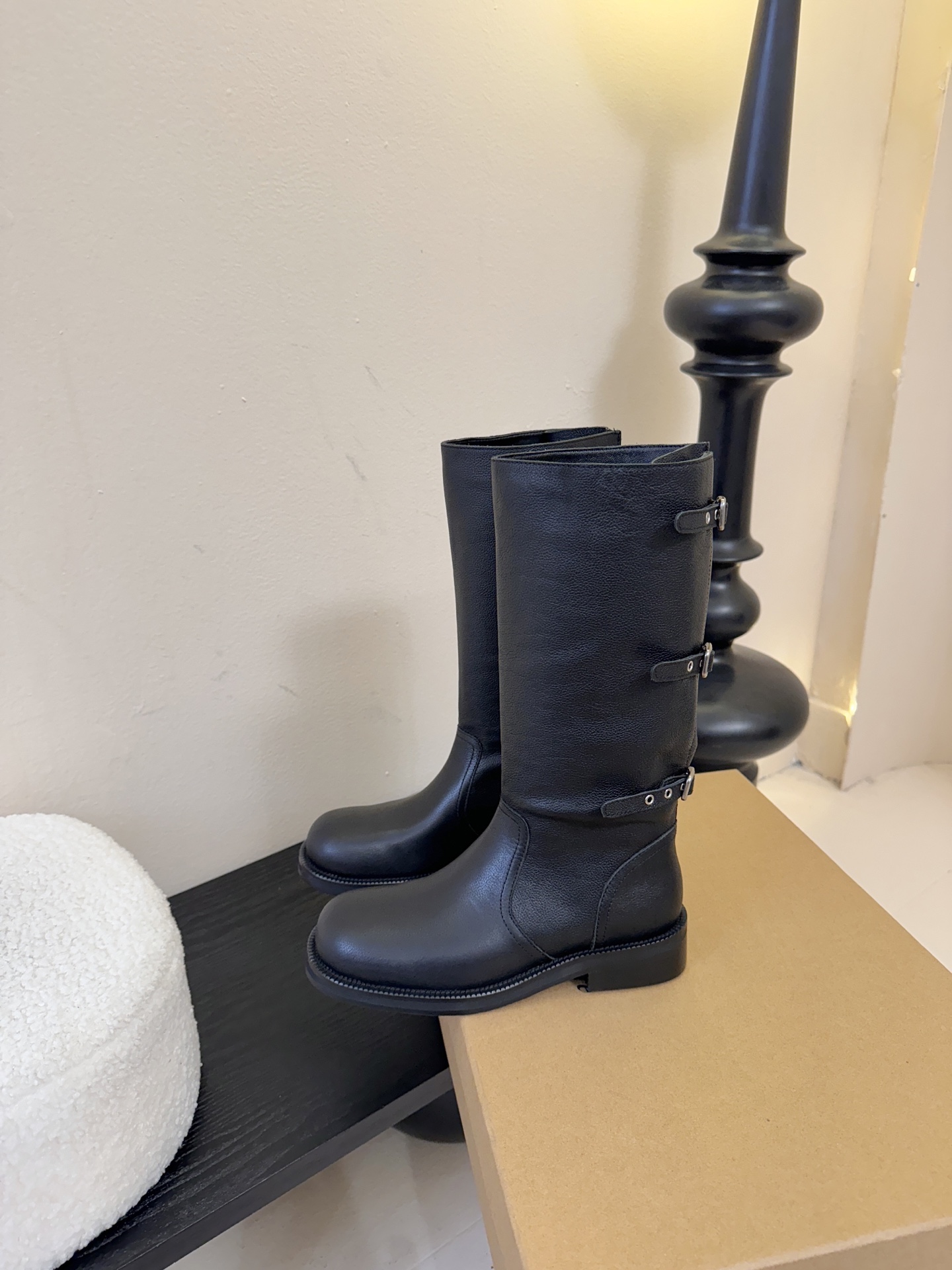 韩国小众时髦shop we are 手工骑士靴头层缩纹小牛皮搭配柔软羊皮完美配适两穿风格 靴筒超显瘦，上