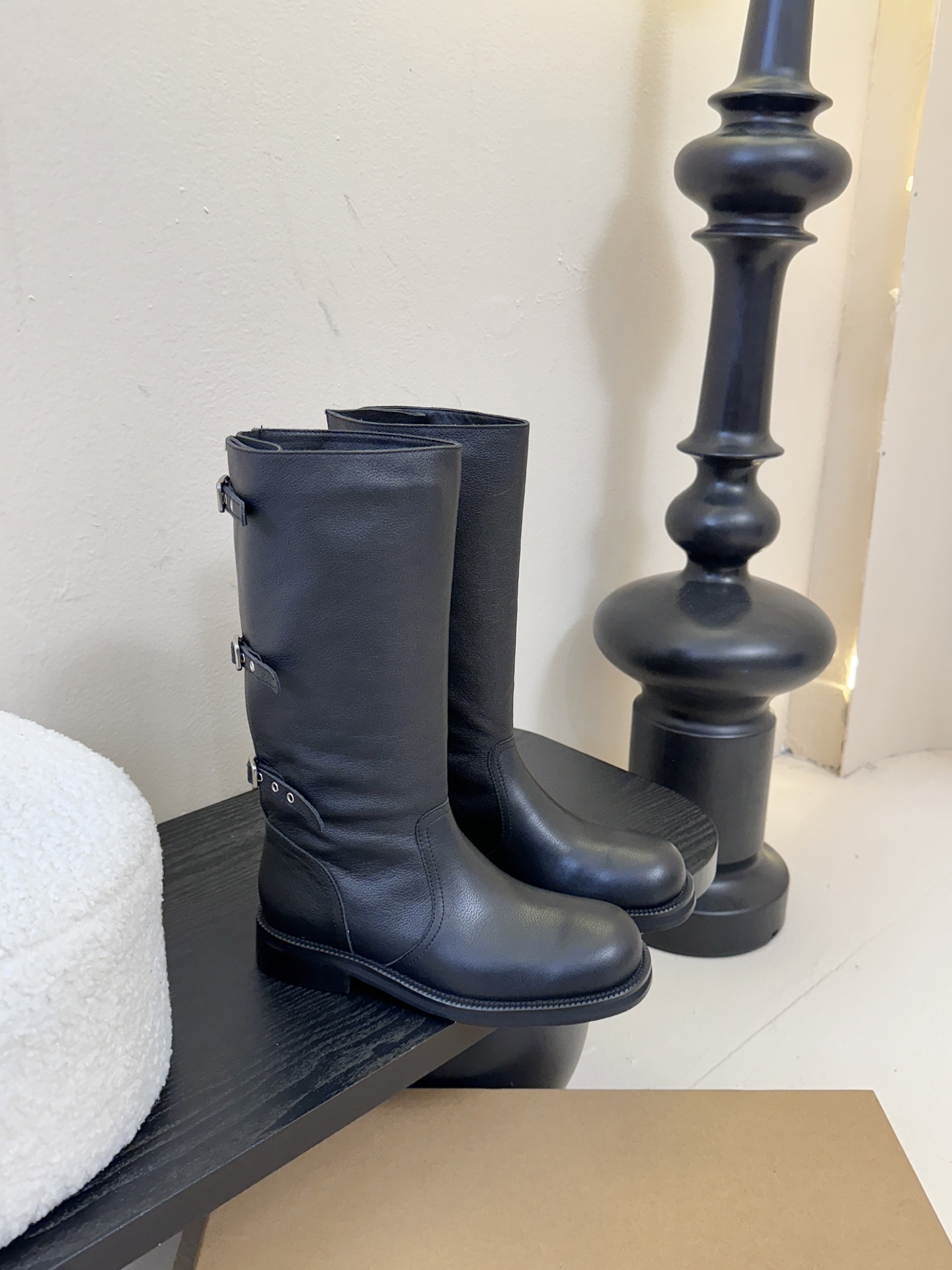 韩国小众时髦shop we are 手工骑士靴头层缩纹小牛皮搭配柔软羊皮完美配适两穿风格 靴筒超显瘦，上