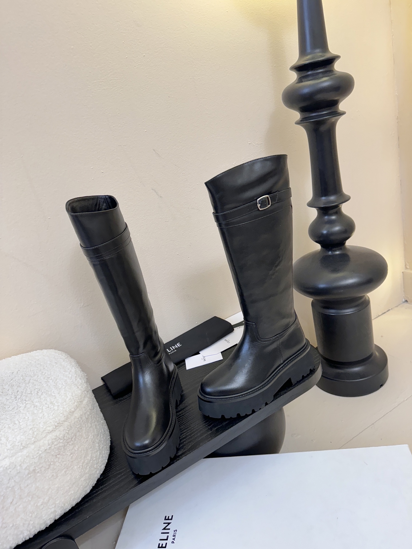 【CELINE·思琳】赛琳2025秋冬款BULKY BUCKLED系列拼色一脚蹬交叉搭扣长靴松紧带帆布短