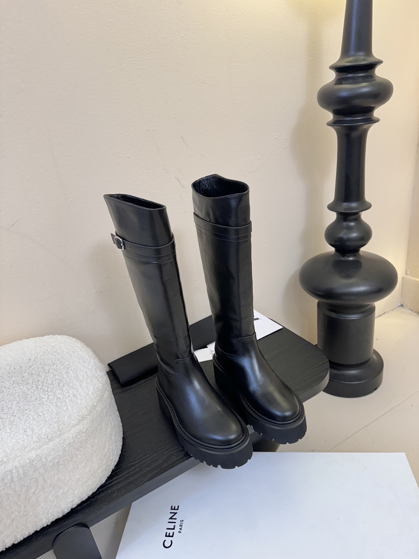 【CELINE·思琳】赛琳2025秋冬款BULKY BUCKLED系列拼色一脚蹬交叉搭扣长靴松紧带帆布短