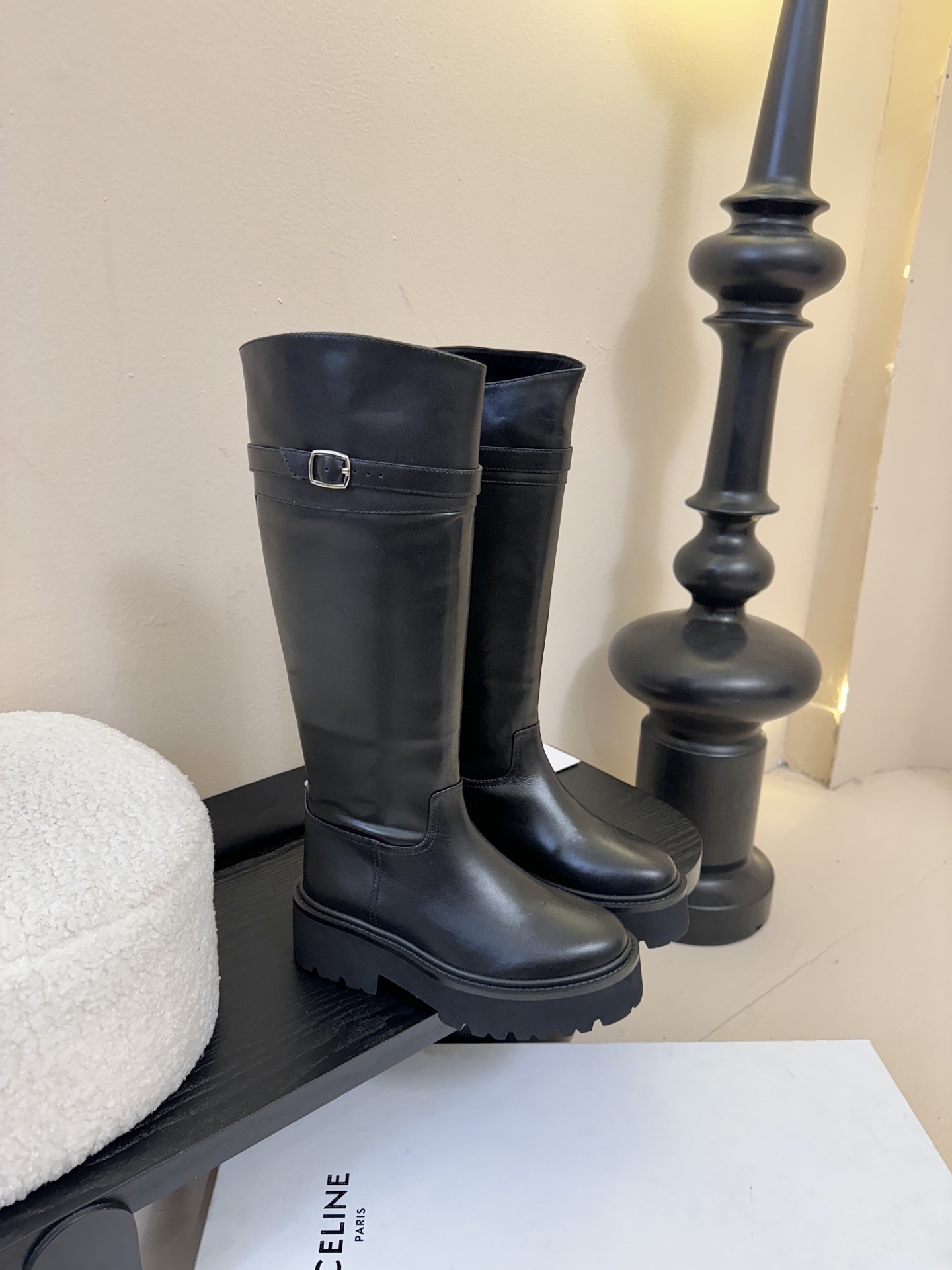 【CELINE·思琳】赛琳2025秋冬款BULKY BUCKLED系列拼色一脚蹬交叉搭扣长靴松紧带帆布短