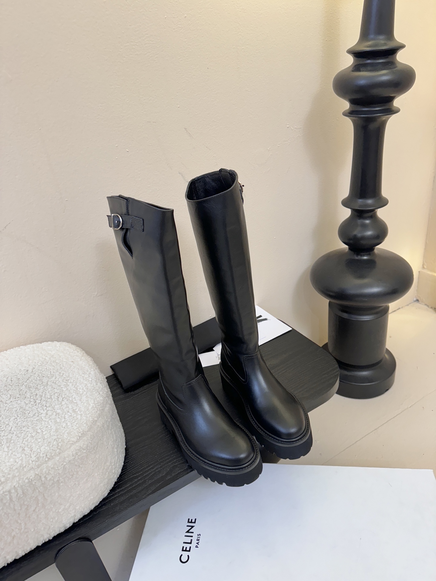 【CELINE·思琳】赛琳2025秋冬款BULKY BUCKLED系列拼色一脚蹬交叉搭扣长靴松紧带帆布短
