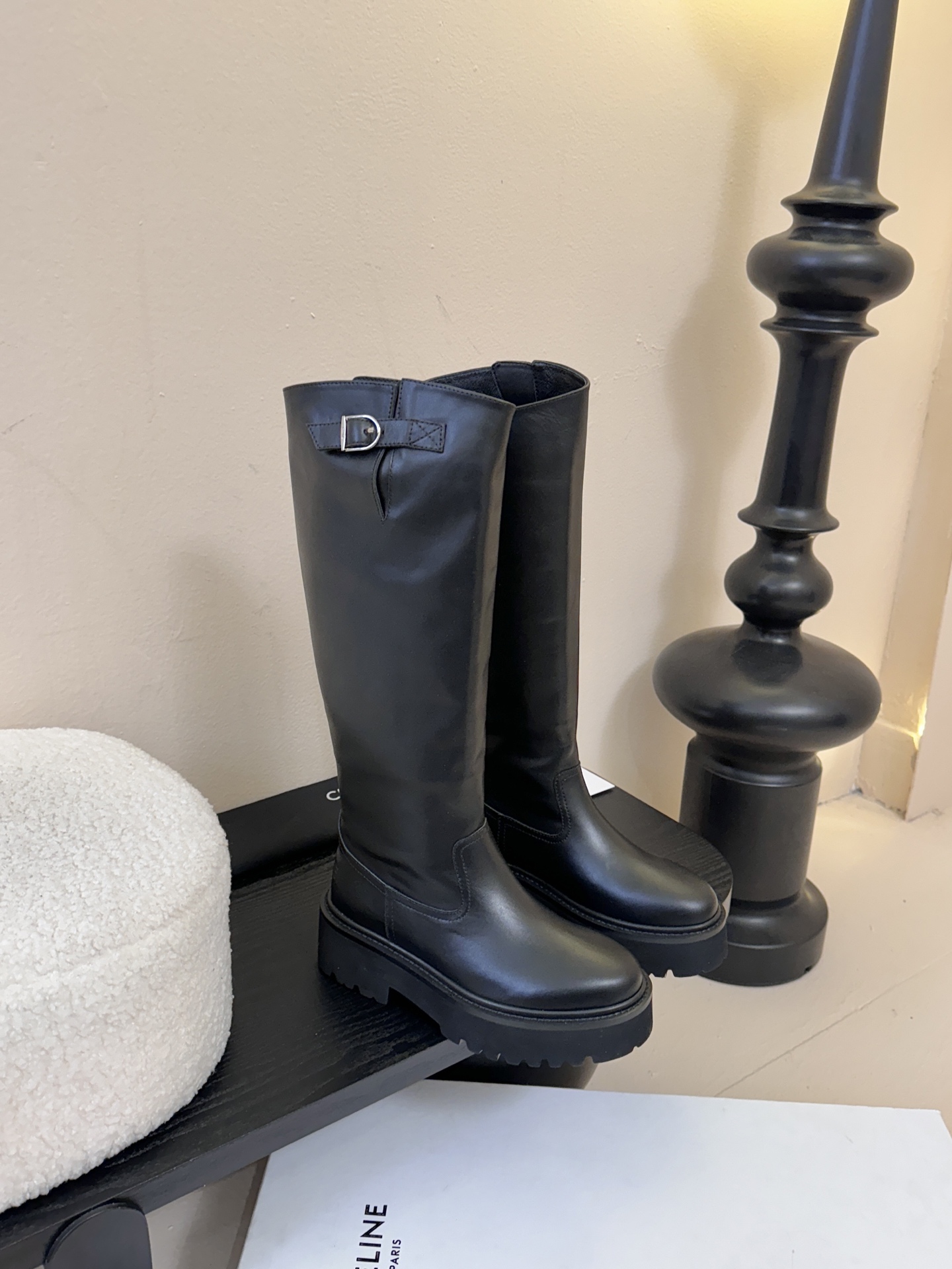 【CELINE·思琳】赛琳2025秋冬款BULKY BUCKLED系列拼色一脚蹬交叉搭扣长靴松紧带帆布短