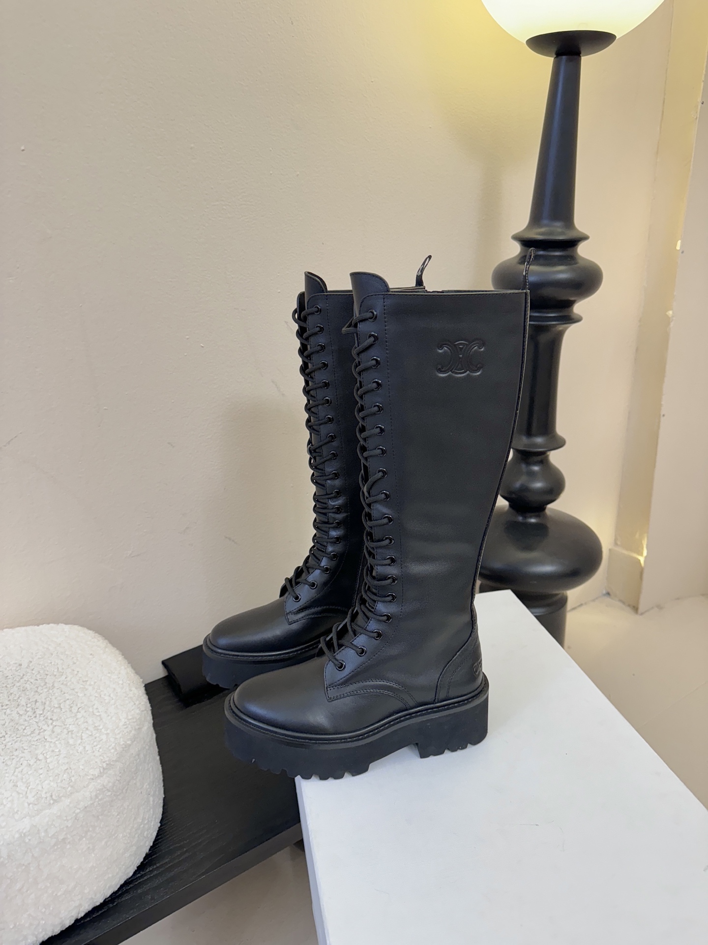 【CELINE·思琳】赛琳2025秋冬款BULKY BUCKLED系列拼色一脚蹬交叉搭扣长靴松紧带帆布短